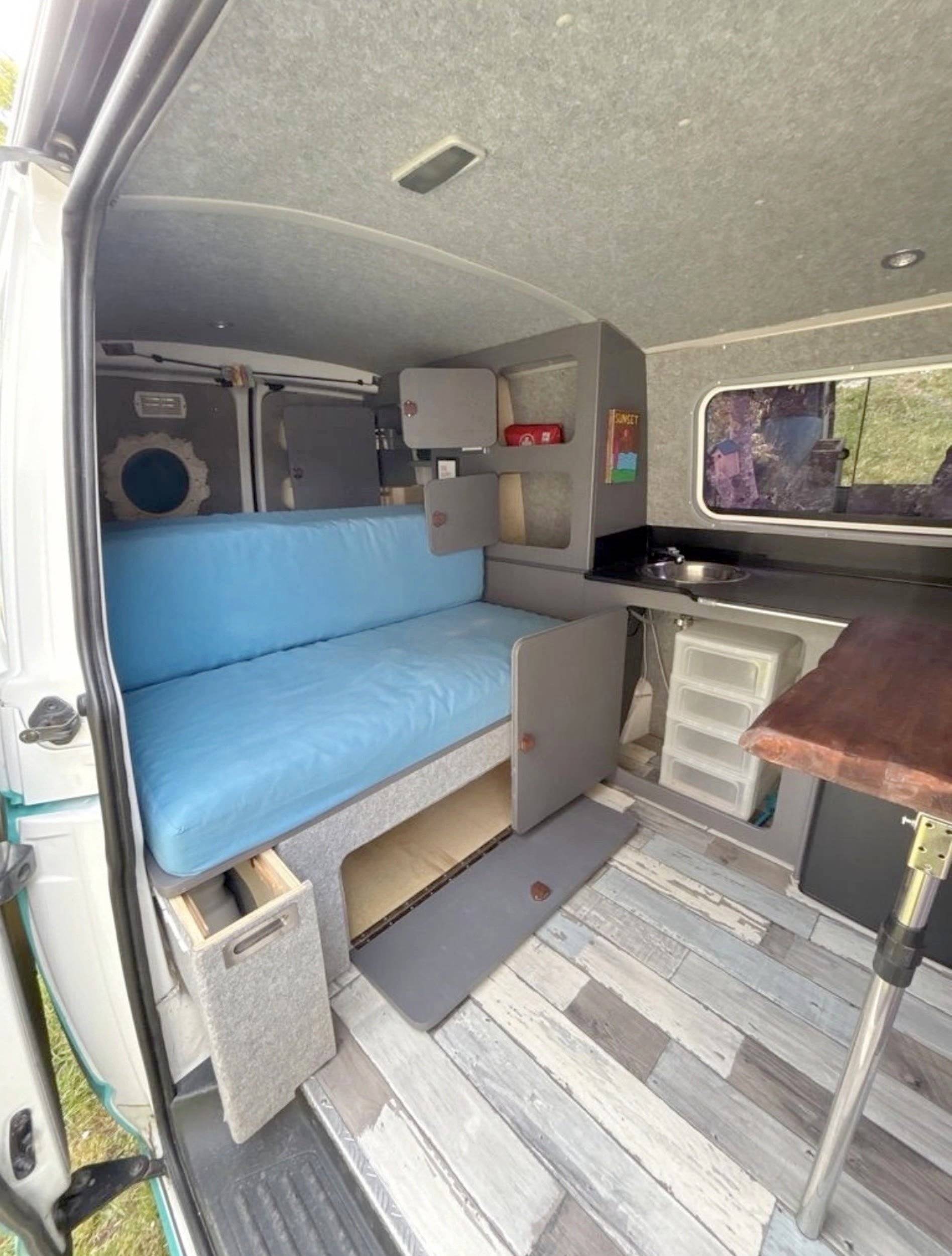 Volkswagen T5 2,0 l 84 ch