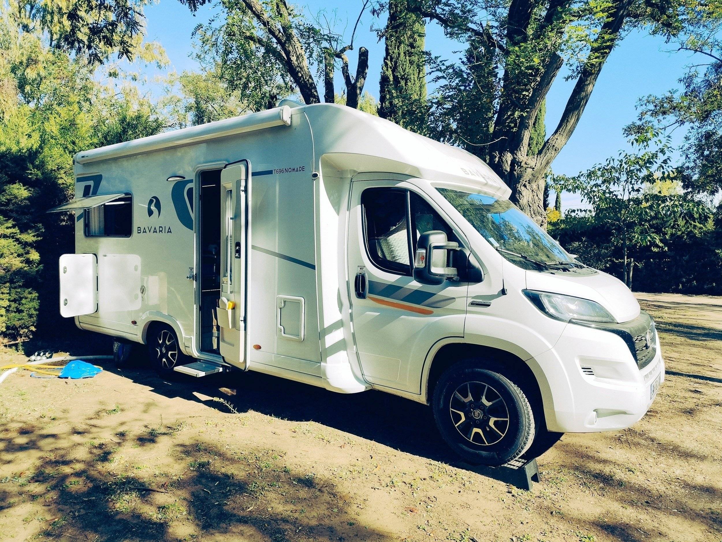 Vista de 3/4 Fiat 2,3 l 140 ch. - Yescapa