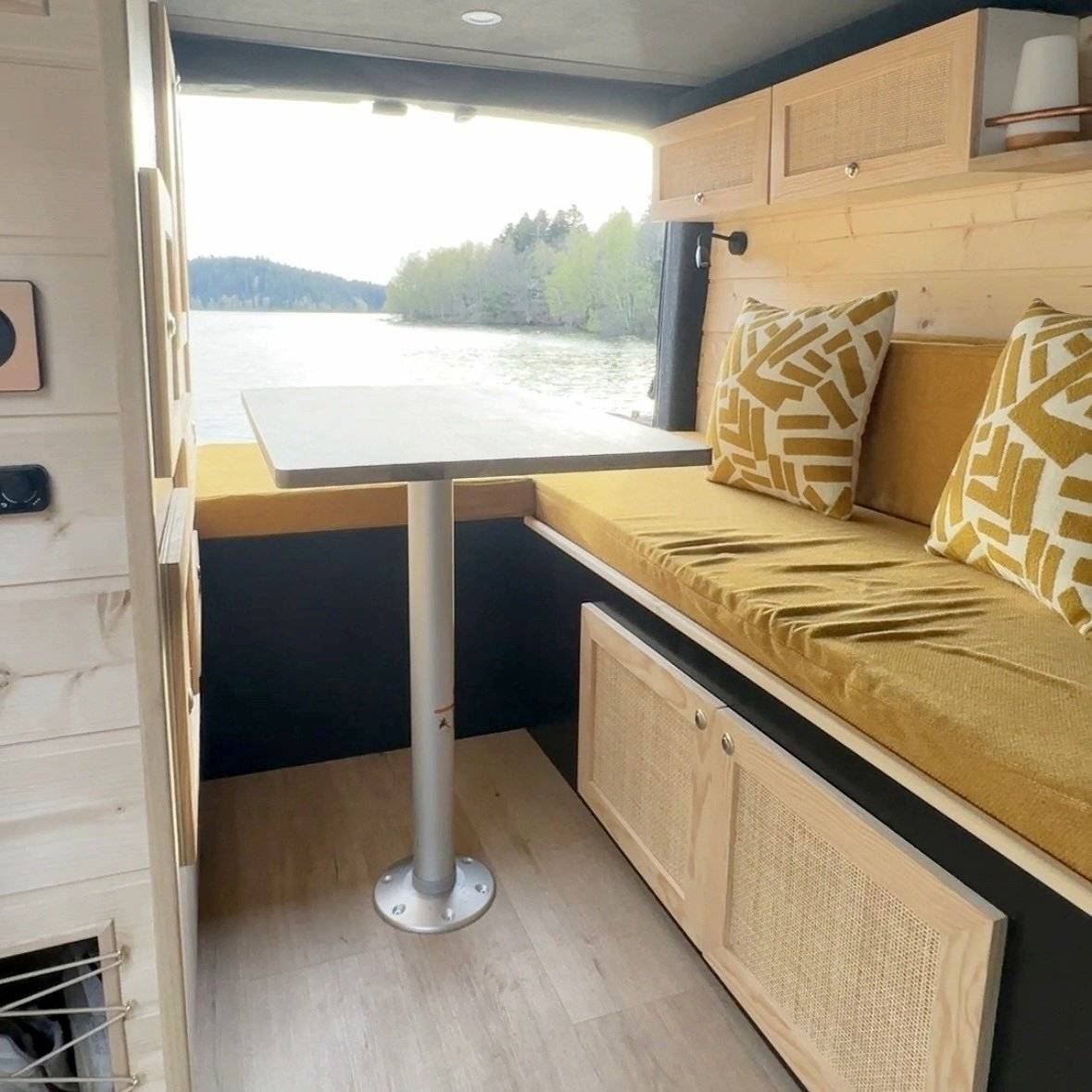 East Van RENAULT TRAFIC