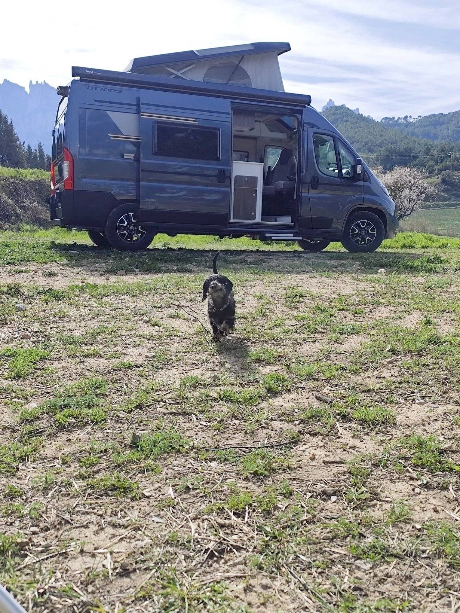 Vista frontale a ¾ Fiat - Yescapa