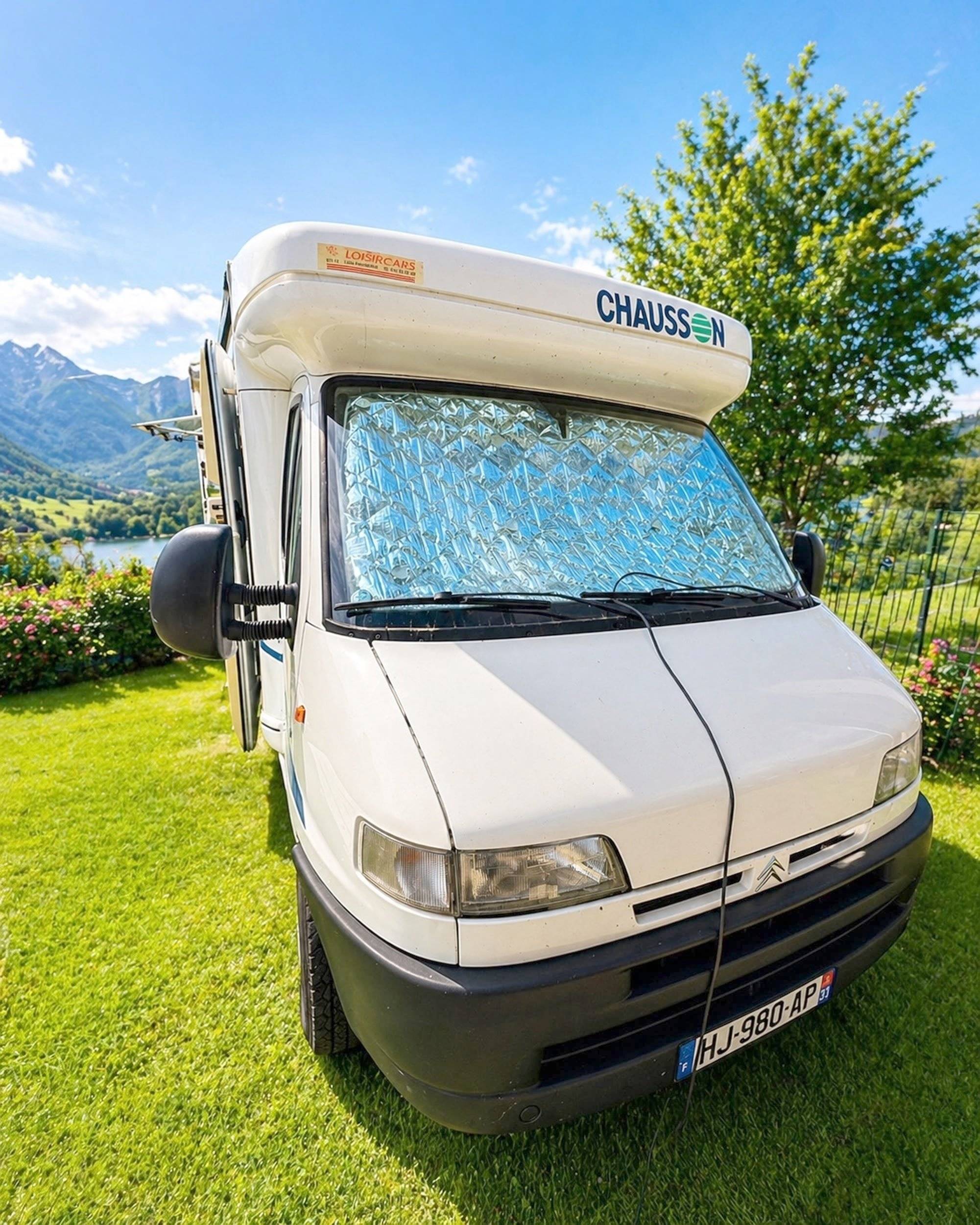 Vista del vehículo ángulo delantero Citroën jumper 2,5 TDI 110CV - Yescapa