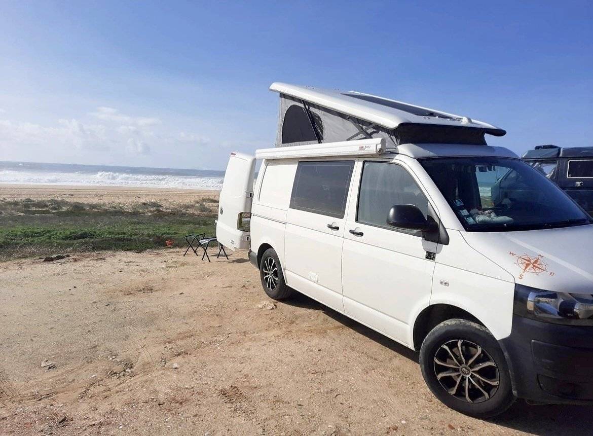 Front view from 3/4 Volkswagen Volkswagen Transporter - Yescapa