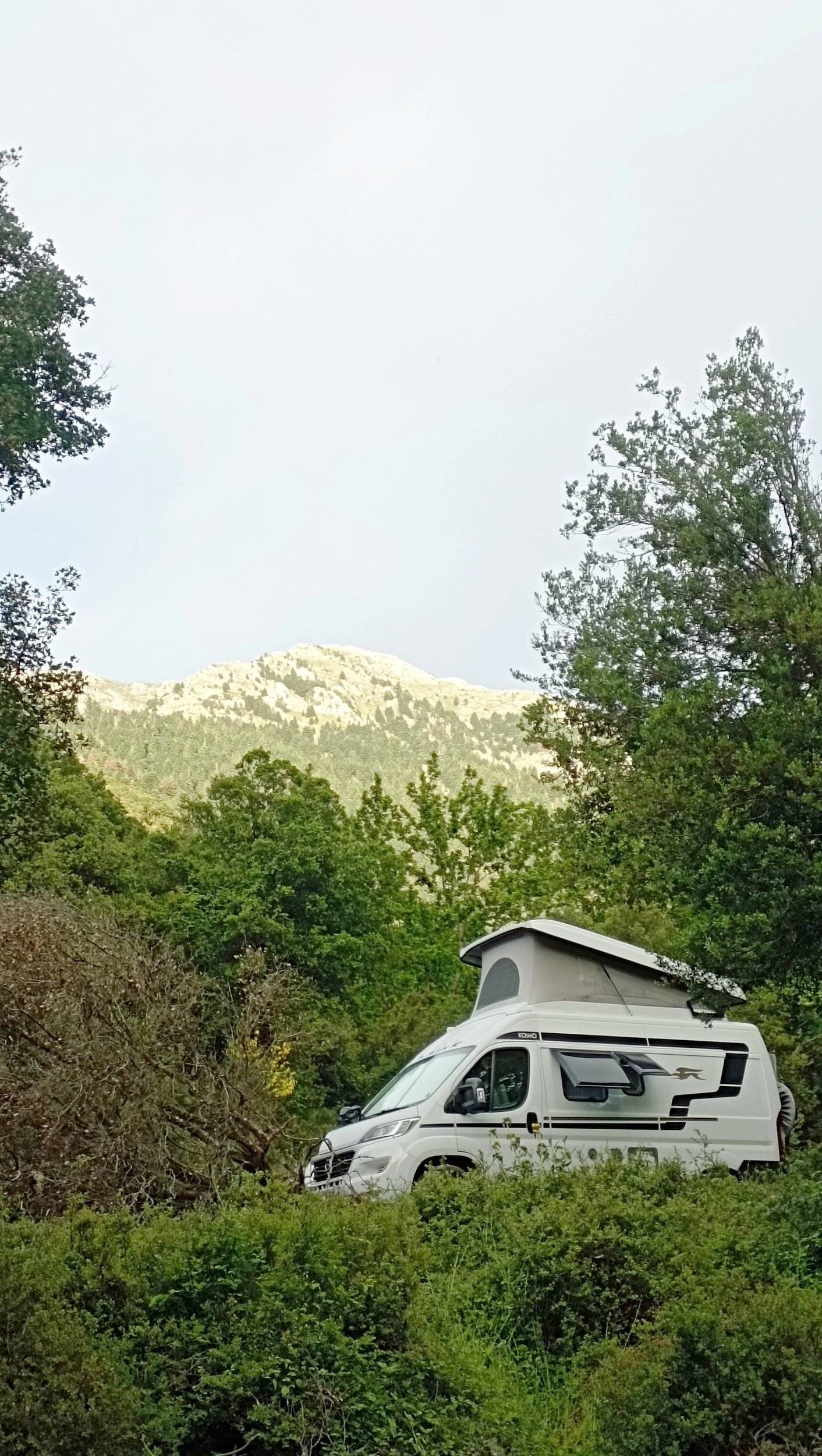 Vue avant de 3/4 Fiat Ducato 2,3 l 120 ch - Yescapa