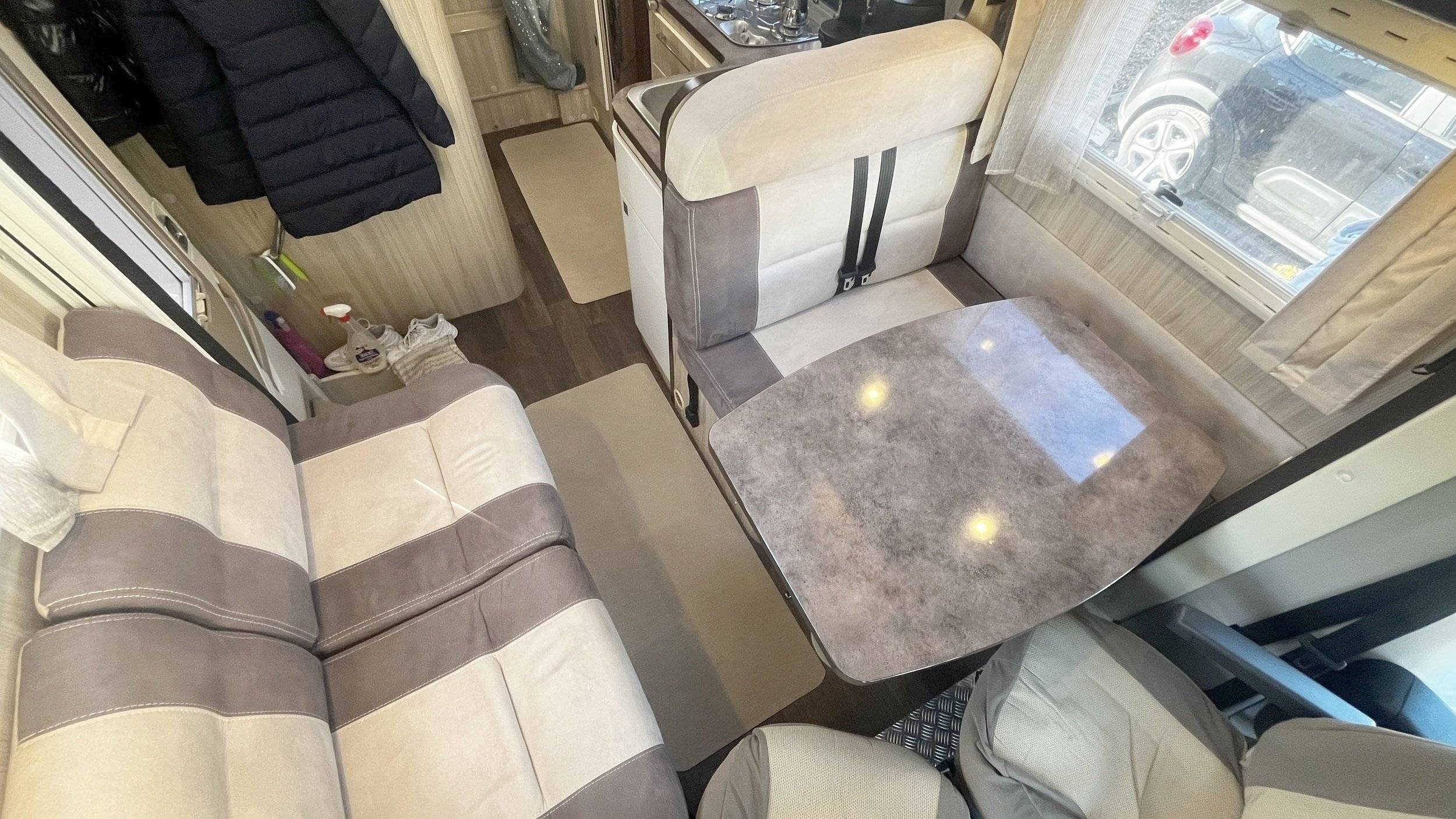 Eethoek Fiat Ducato 2,2 l Multijet 130 ch. - Yescapa