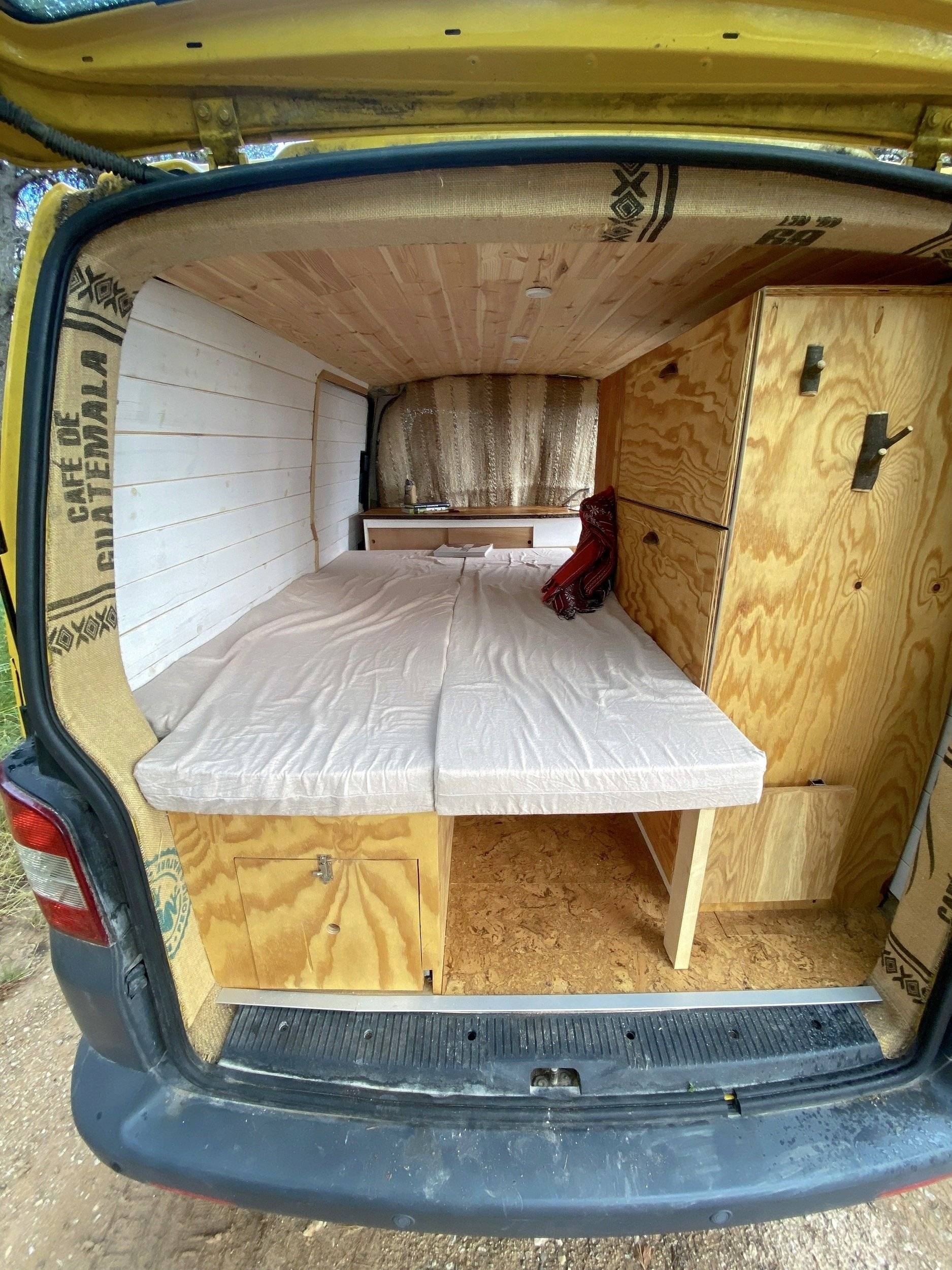 Letti Volkswagen Volkswagen T5 transporter - Yescapa