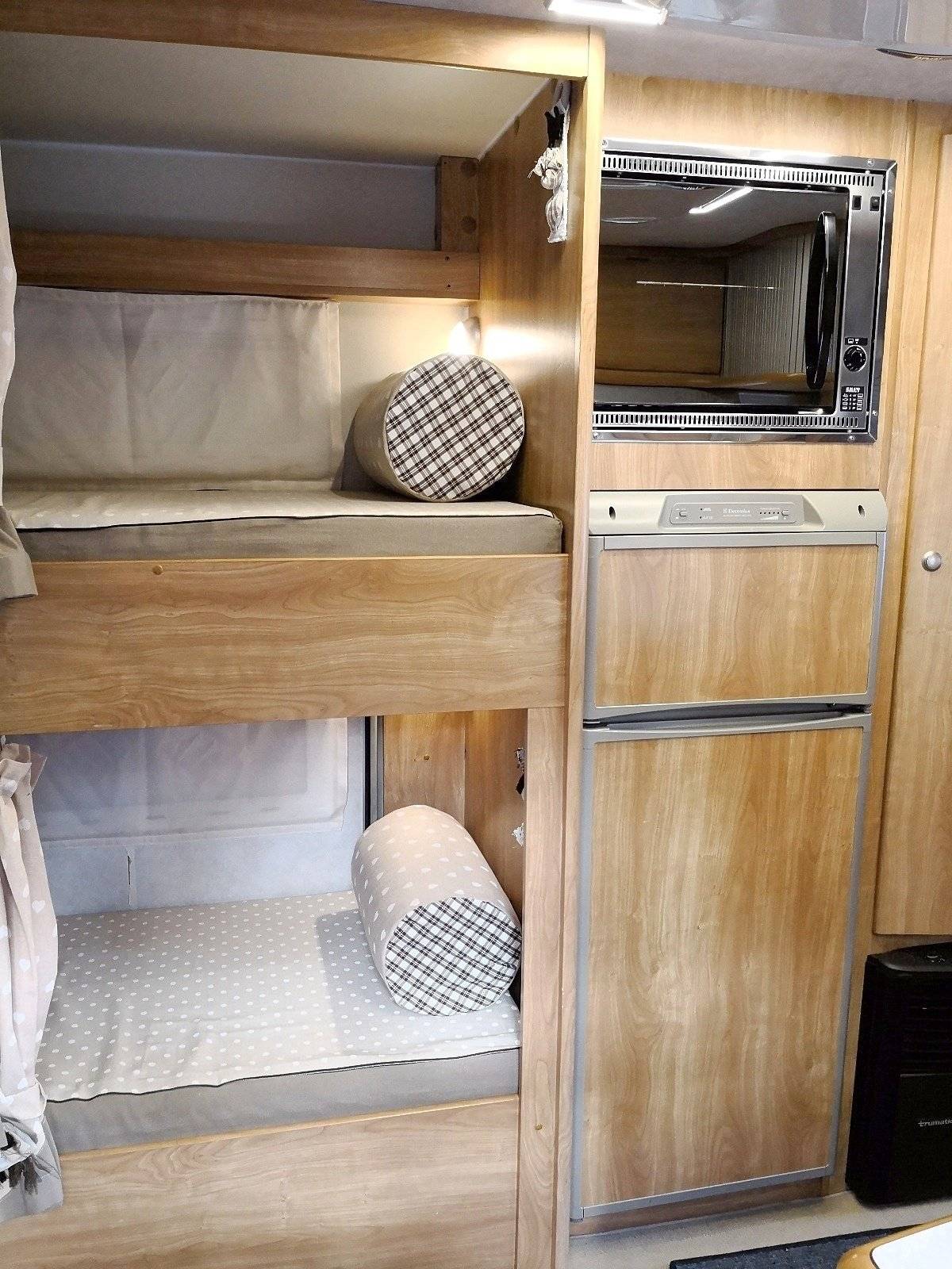 Couchages Mercedes 316 CDi 2700 157CV - Yescapa