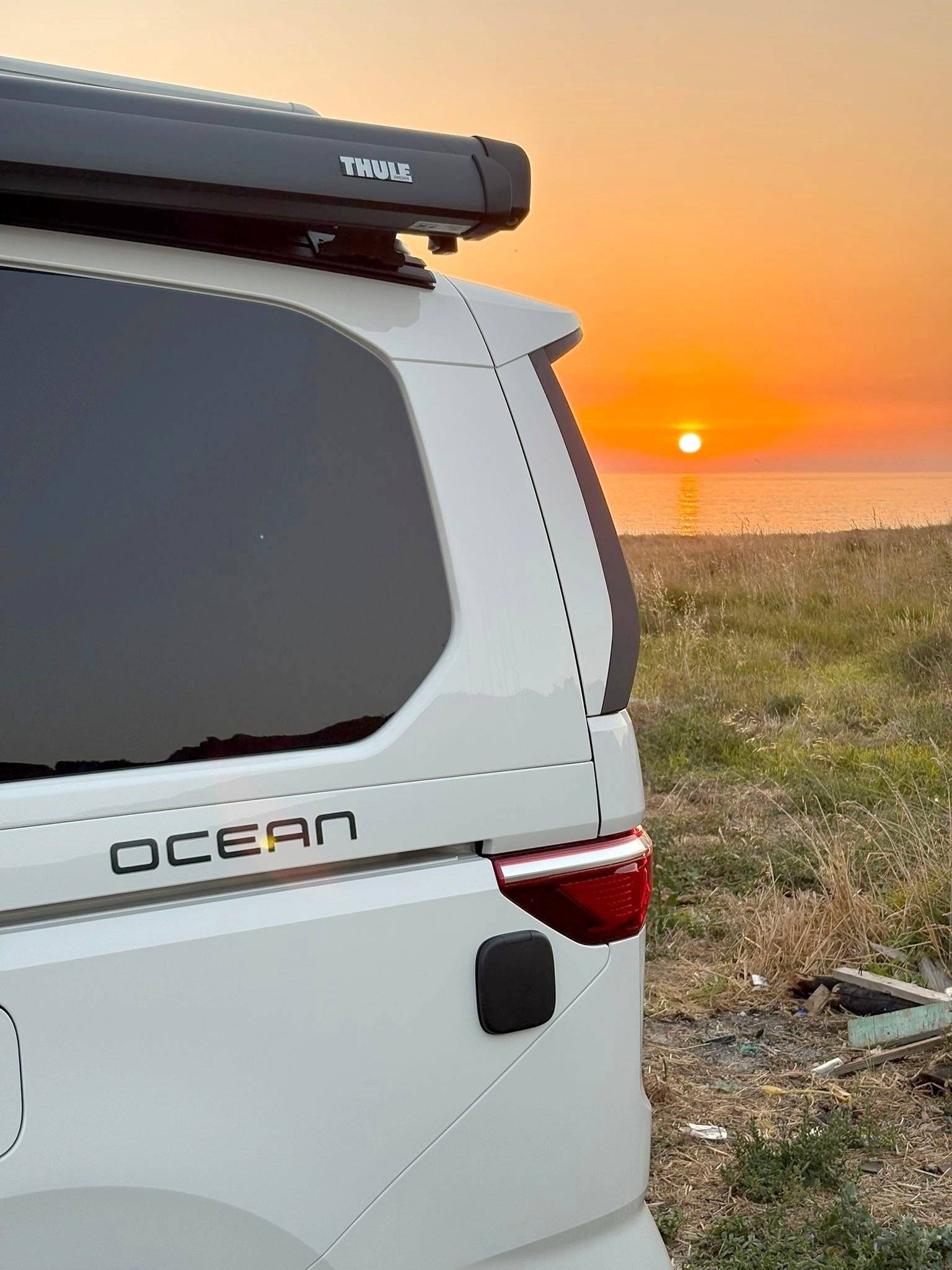 Vue avant de 3/4 Volkswagen T7 CALIFORNIA OCEAN - Yescapa