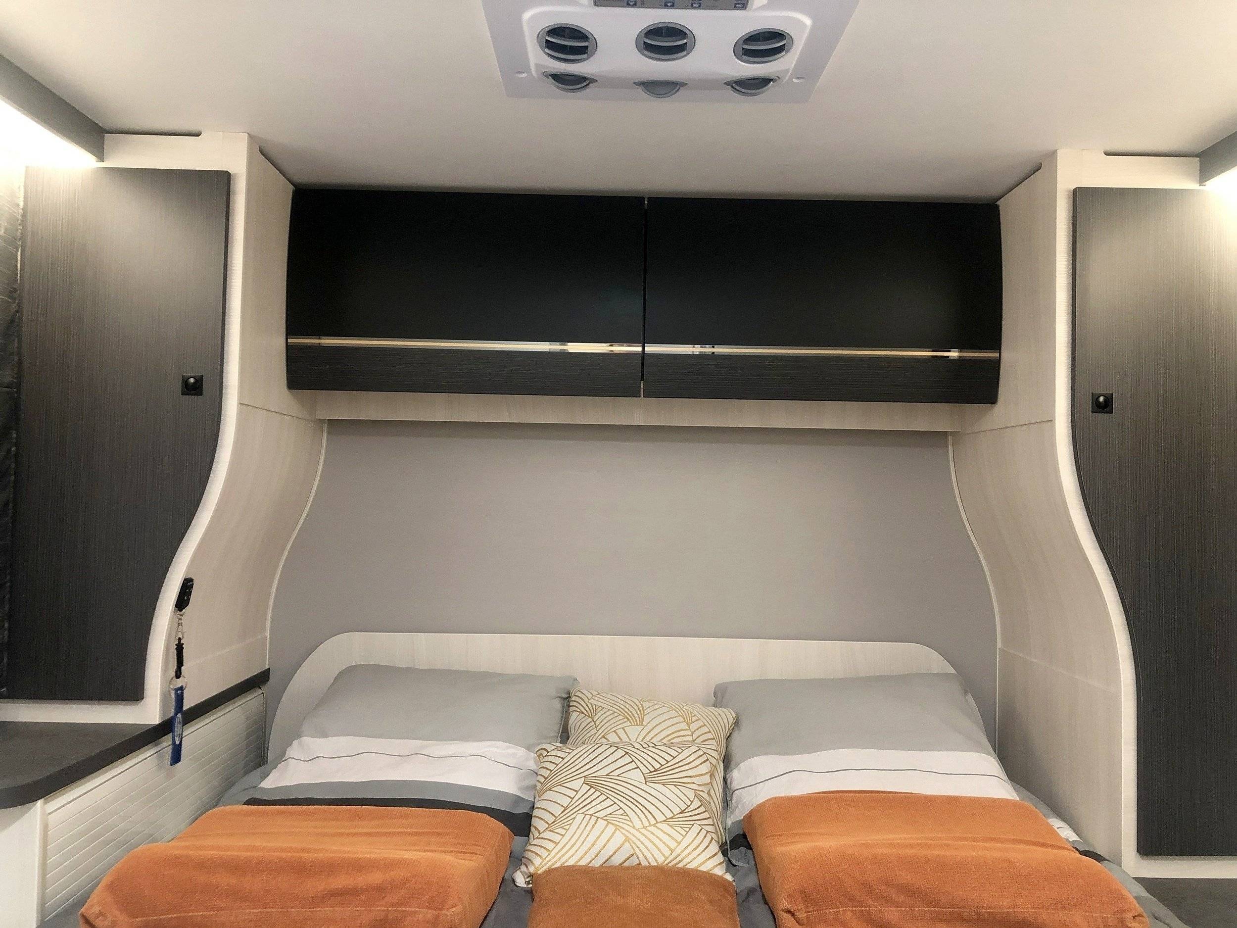 Slaapplaatsen Ford FORD TRANSIT - Yescapa