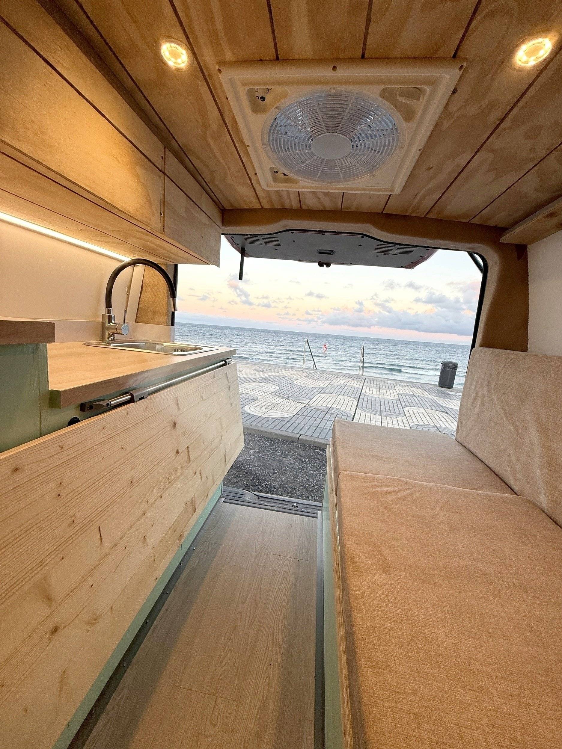 Berth Mercedes Mercedes vito - Yescapa