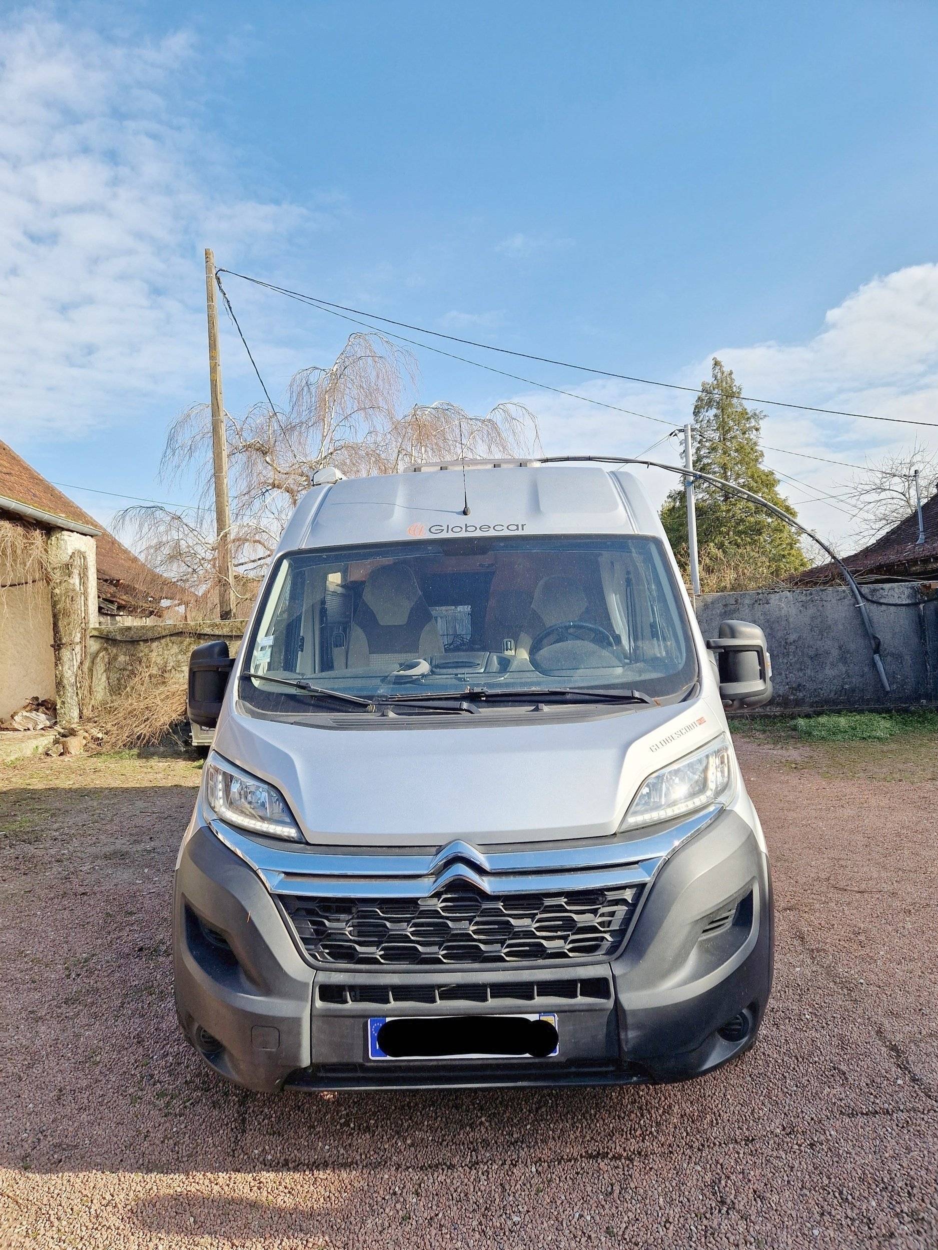 Vue avant de 3/4 Citroën Citroën jumper - Yescapa