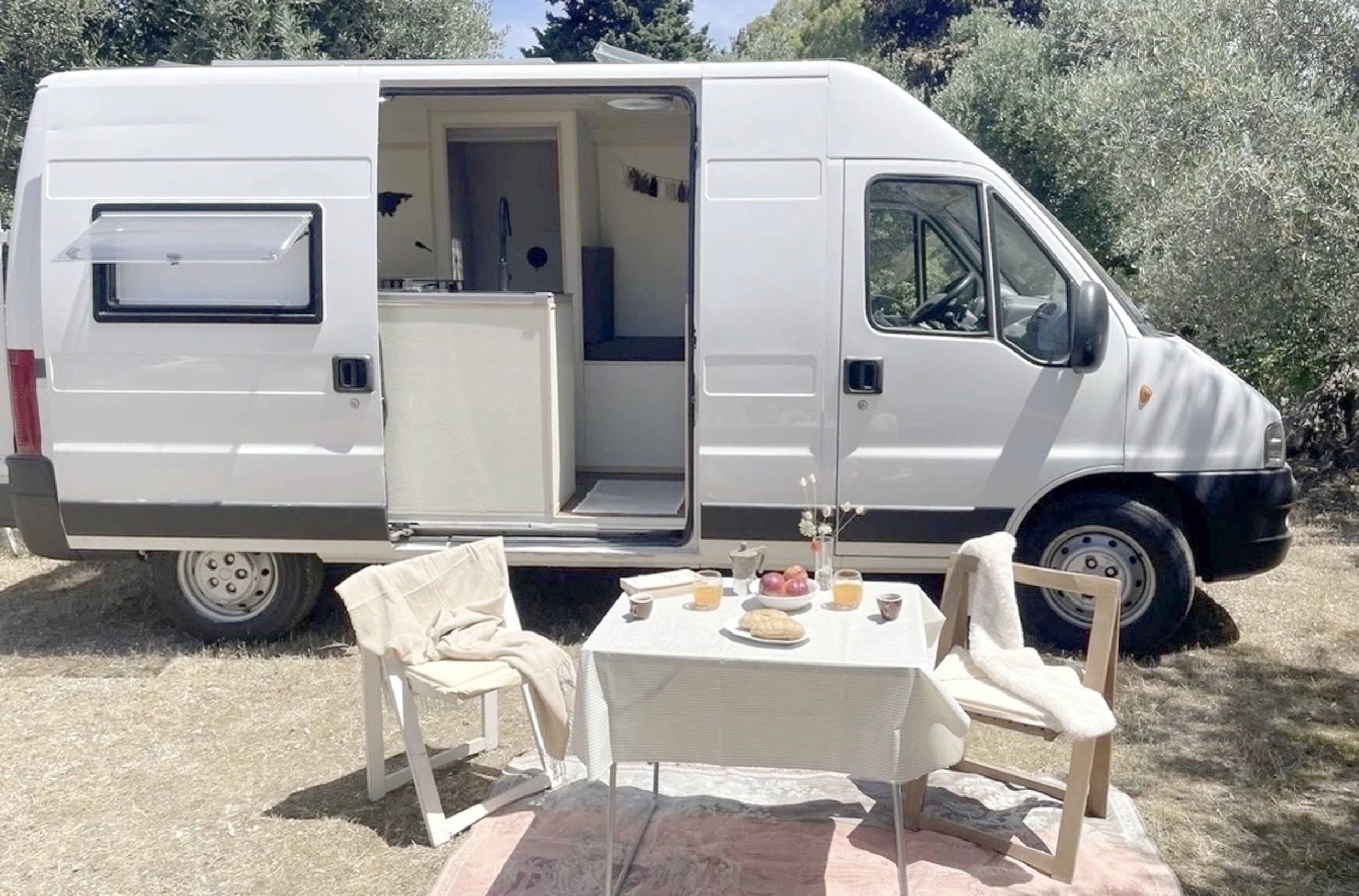 schräge Vorderansicht Fiat Ducato 2.8 jtd - Yescapa