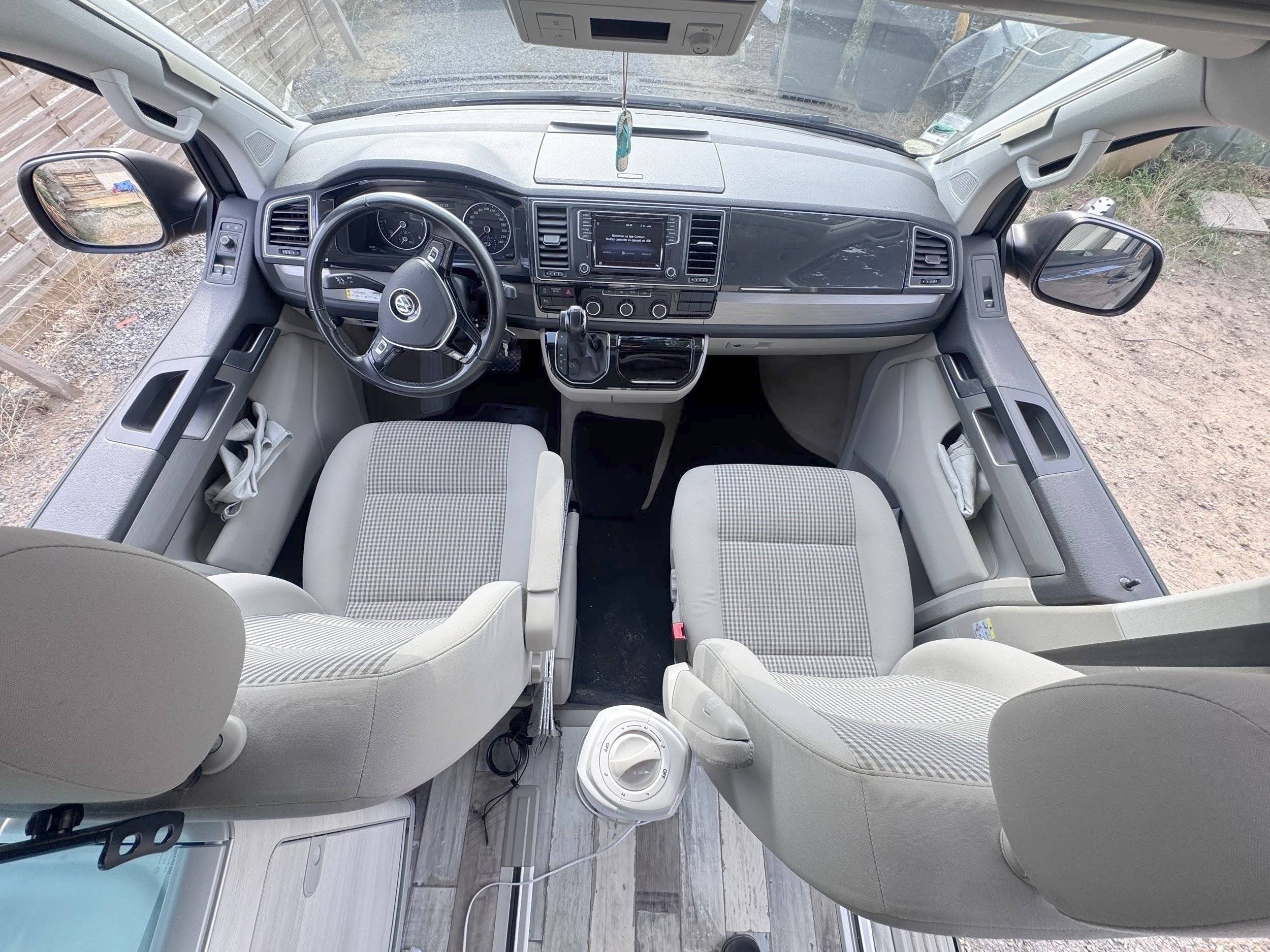 Volkswagen T6 California Coast