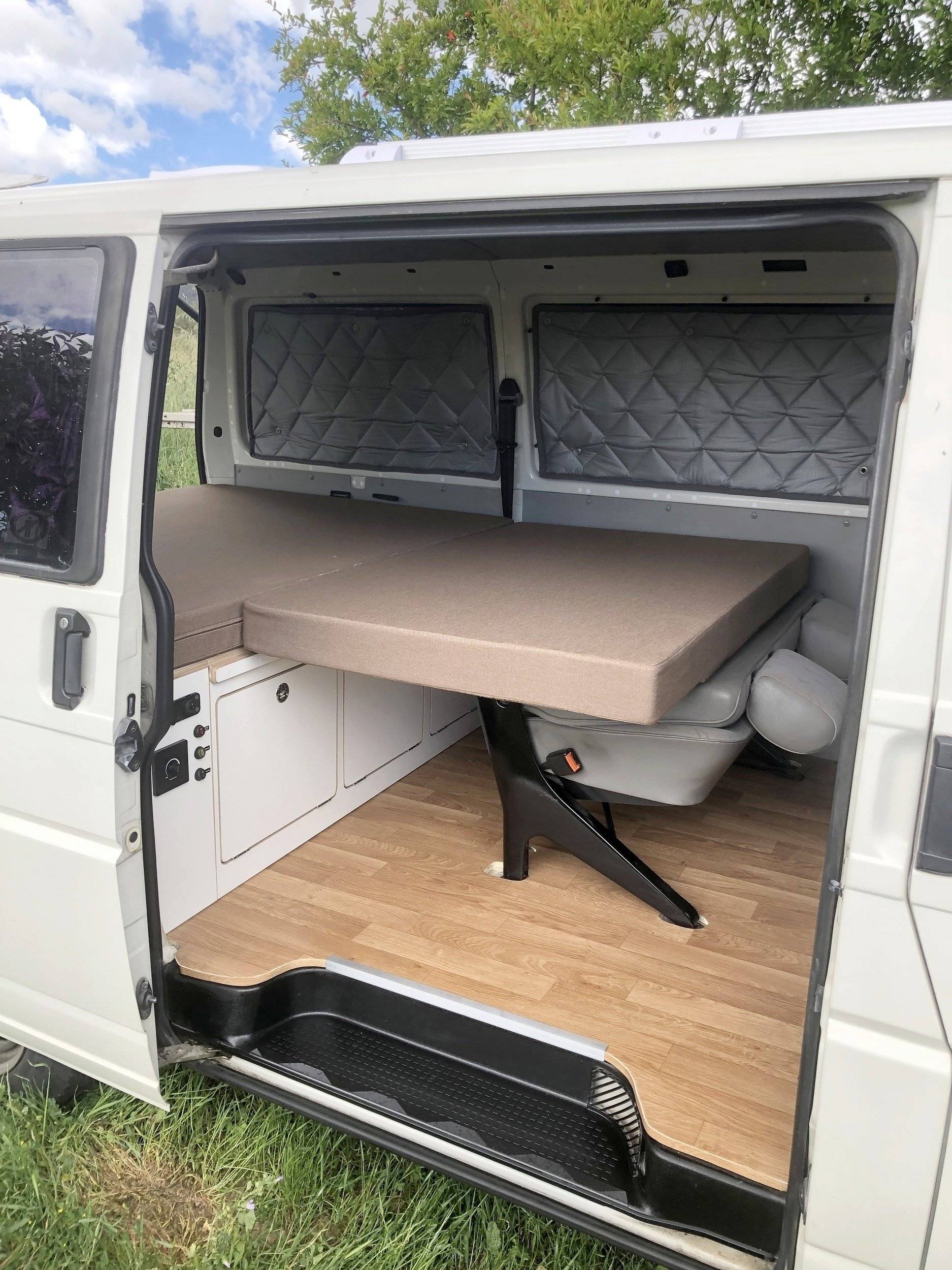 Berth Volkswagen 2,5l TDI 130 ch - Yescapa