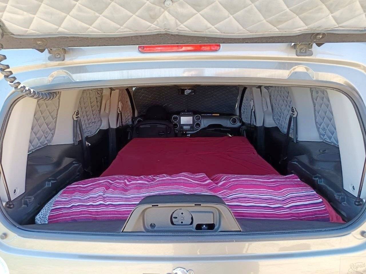 Car Caravane Peugeot Partner Tepee