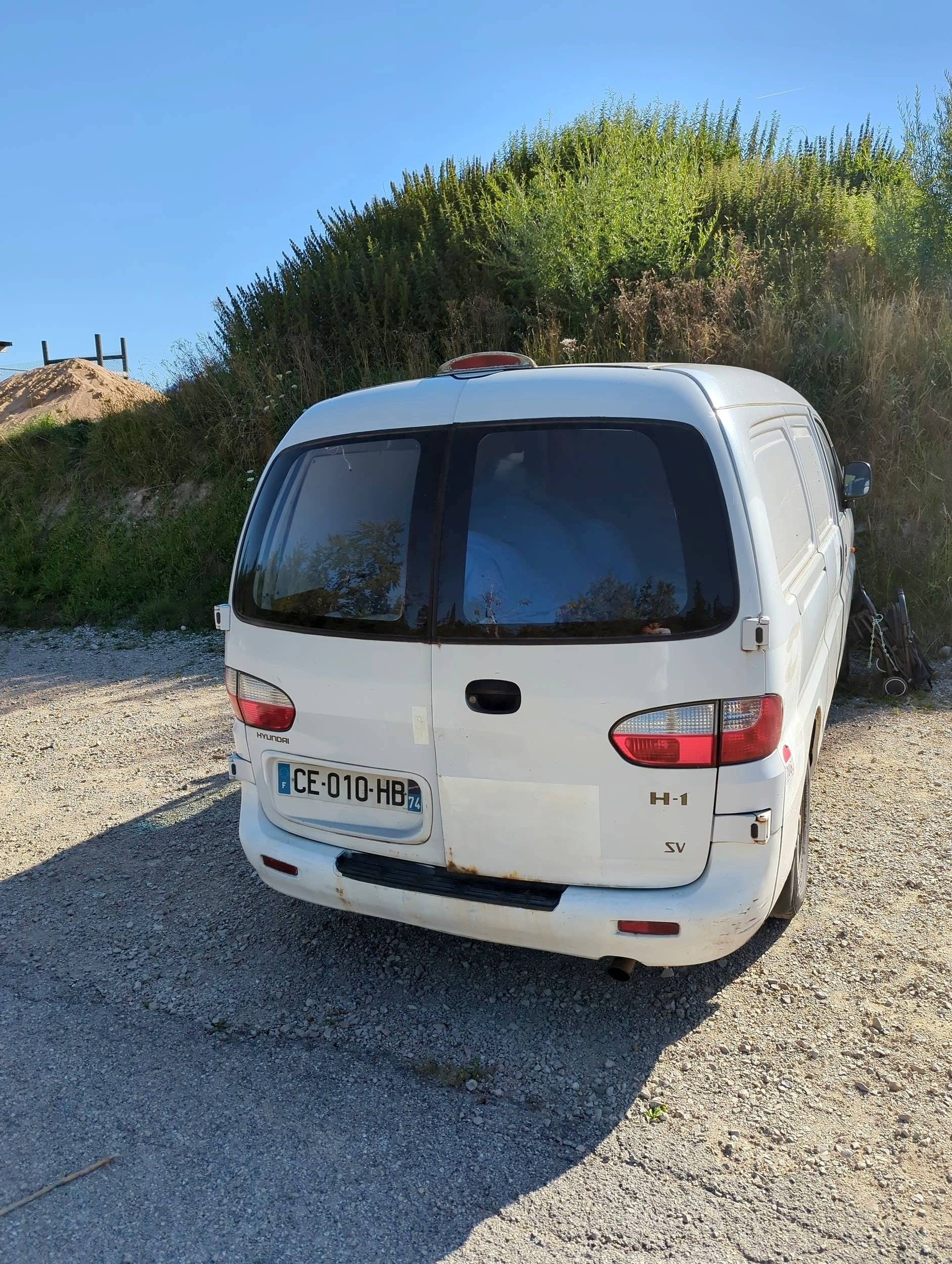 Vue arrière Hyundai H1 - Yescapa