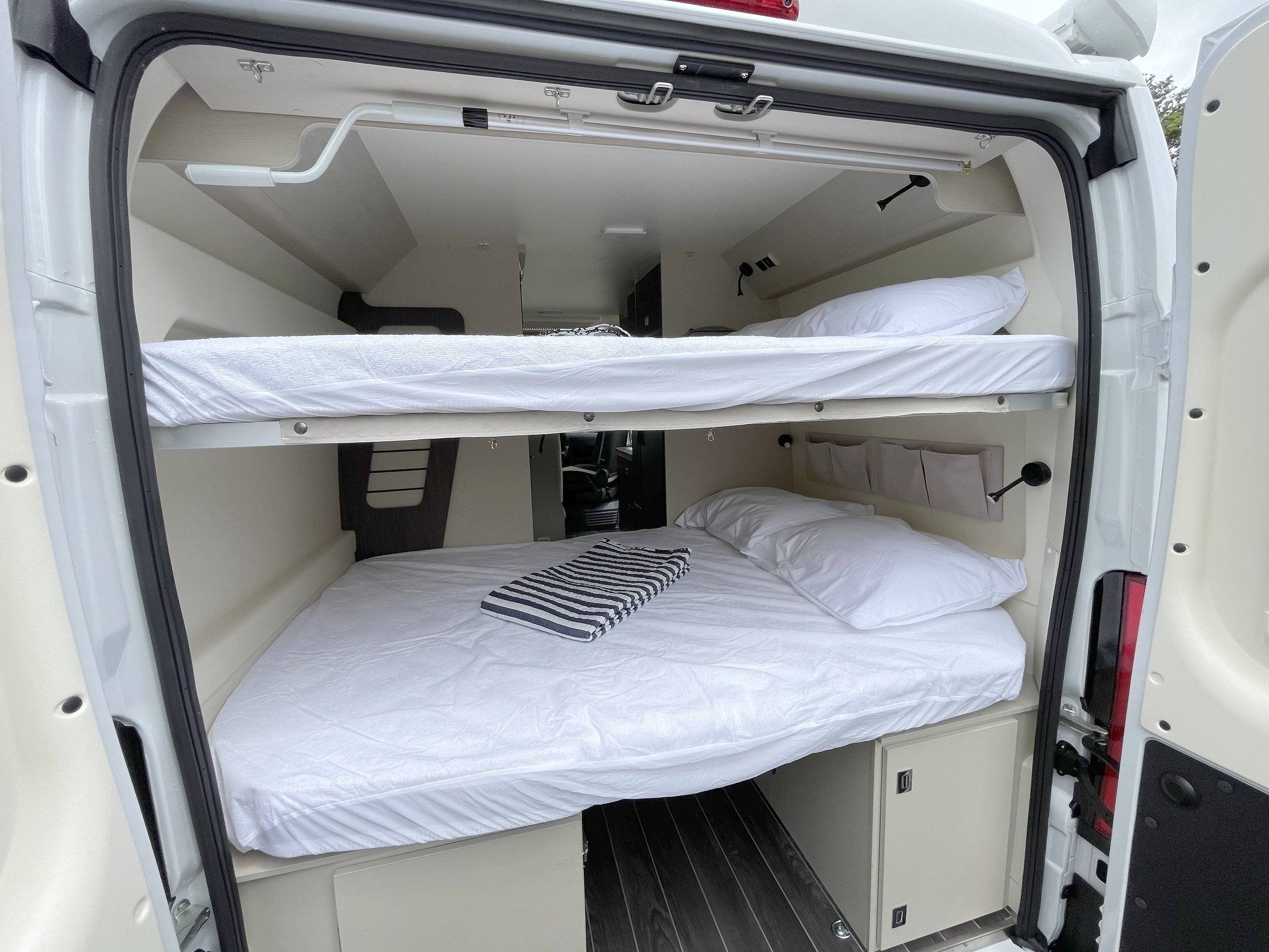 Berth Fiat Fiat Ducato 2.2l 140 CV - Yescapa
