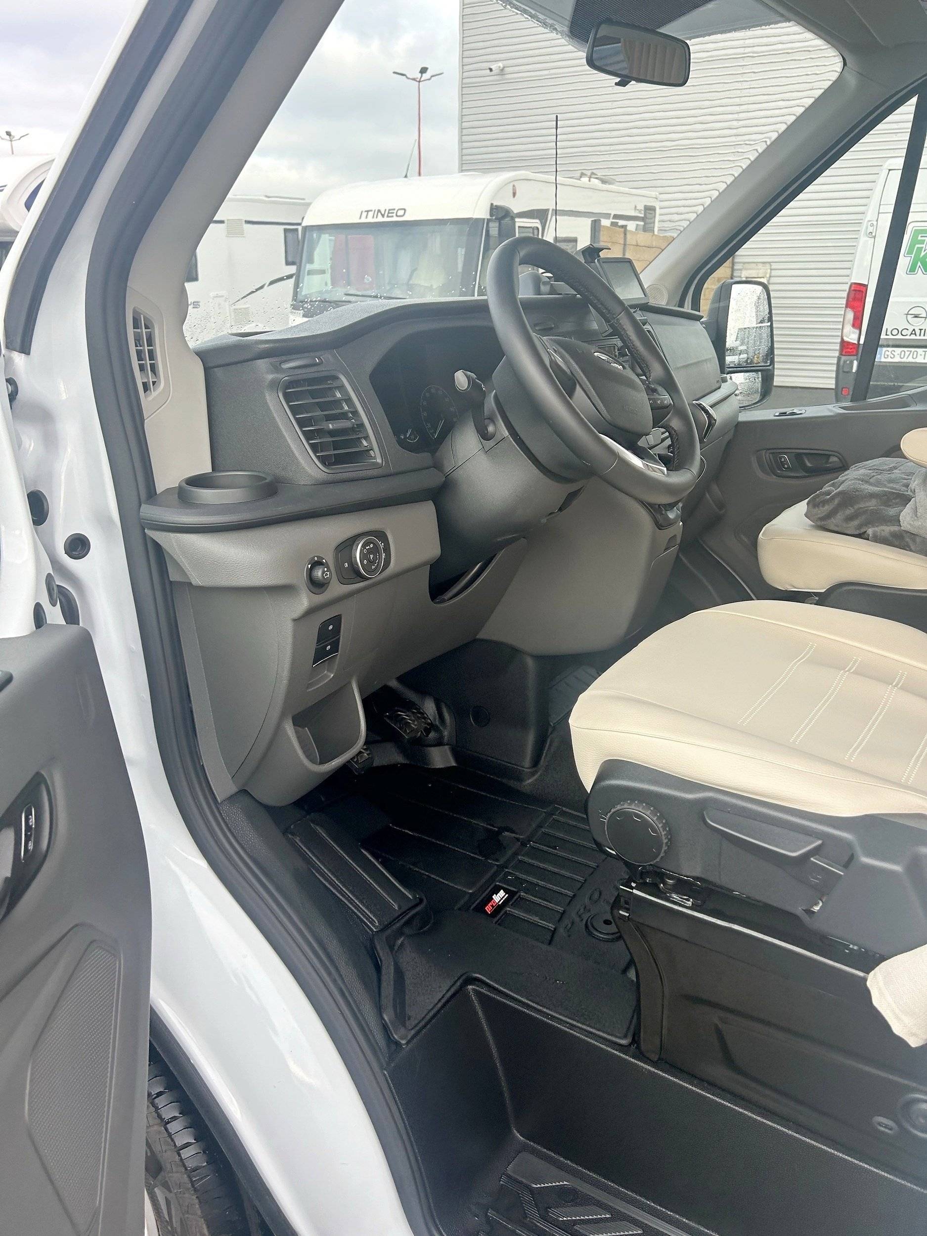 Ford Transit 2,4 l 140 ch