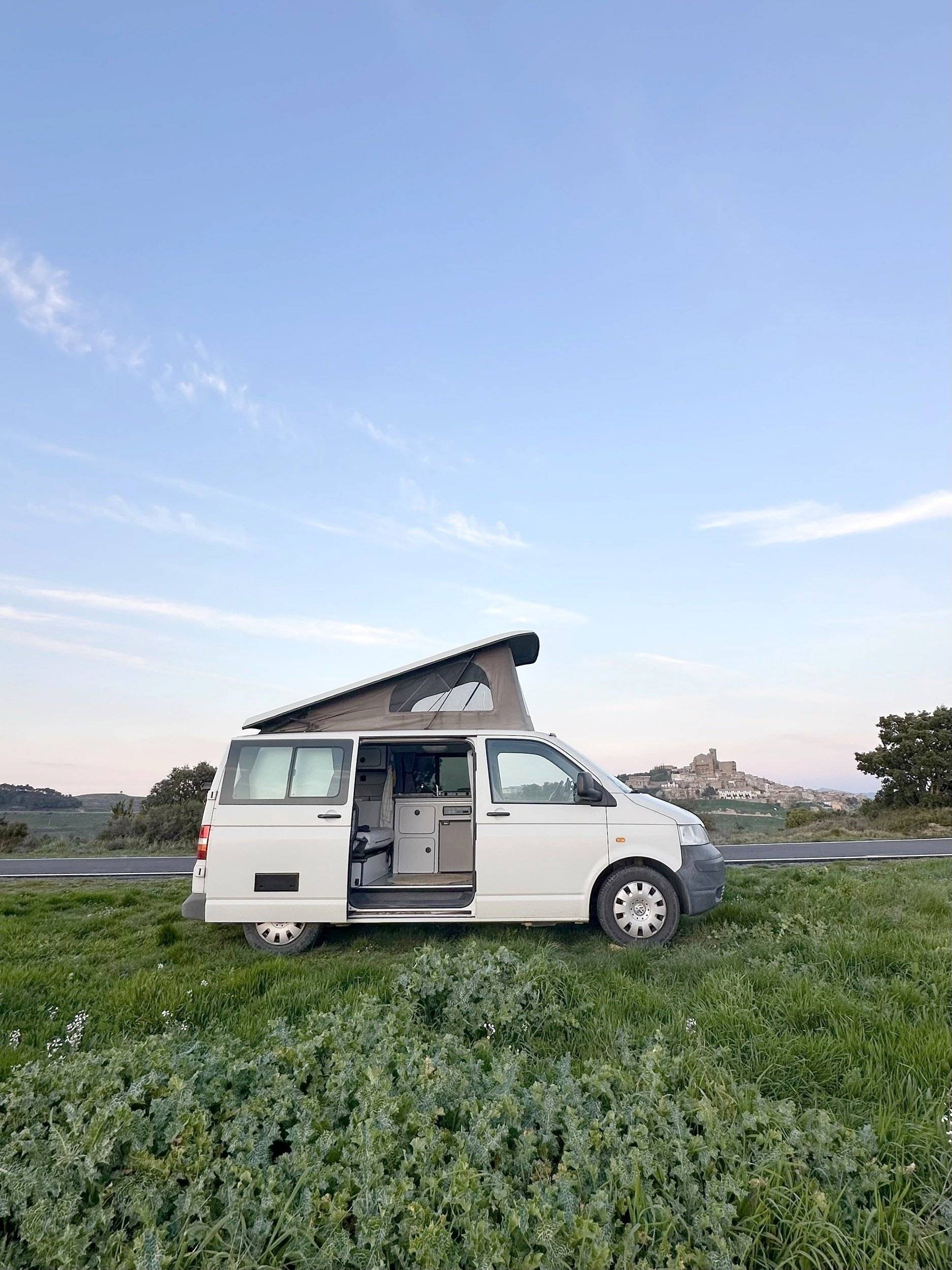 Voorkant 3/4 Volkswagen Volkswagen Transporter T5 - Yescapa