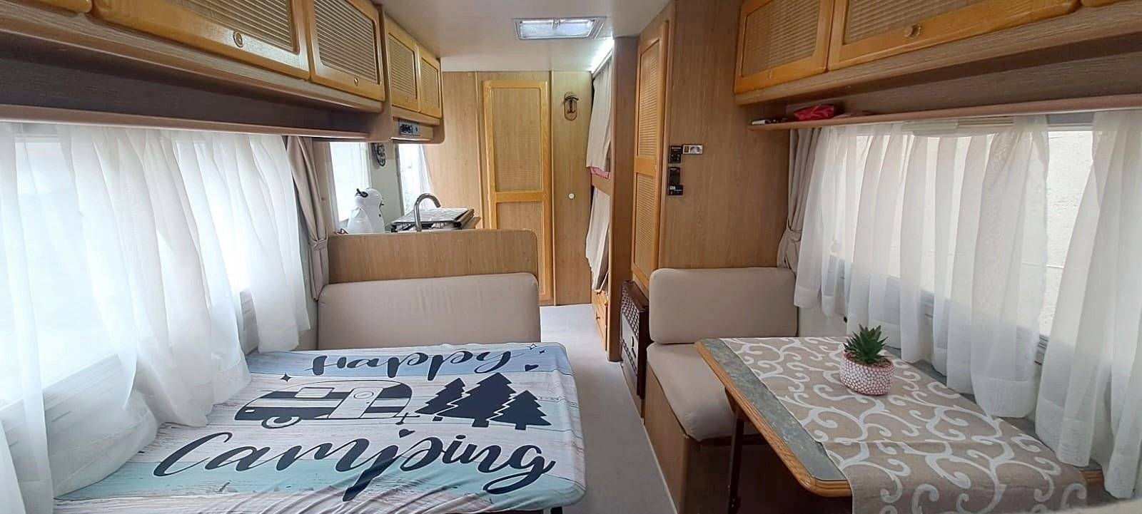 Eethoek Ford Transit - Yescapa