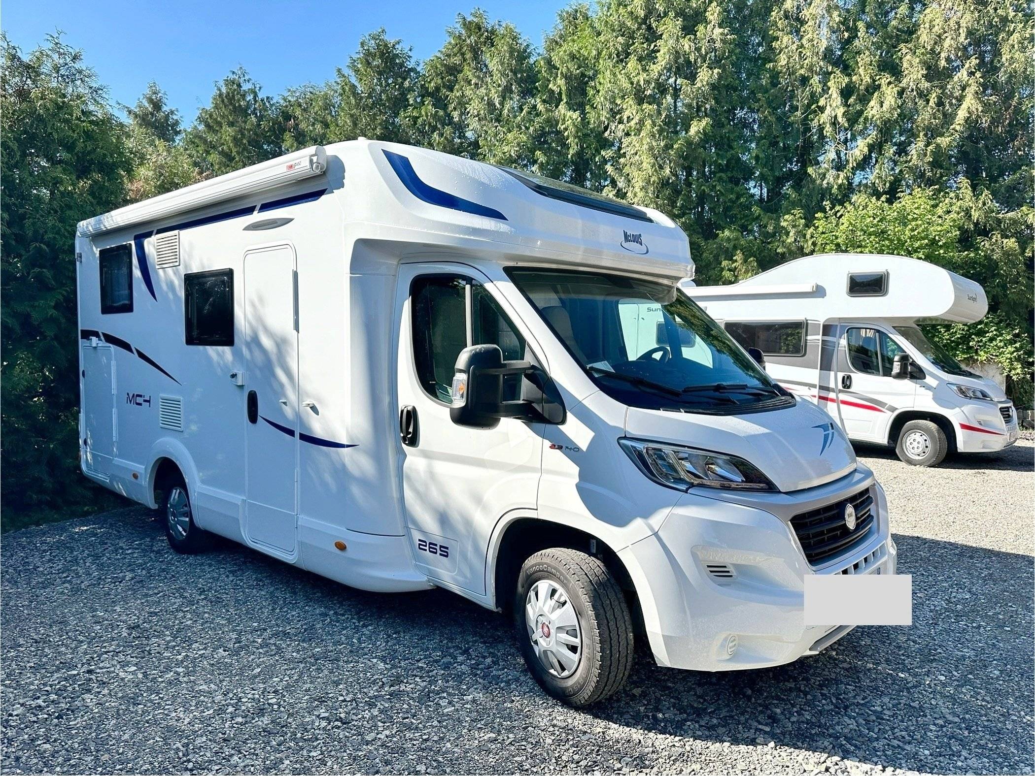 schräge Vorderansicht Fiat FIAT DUCATO - Yescapa