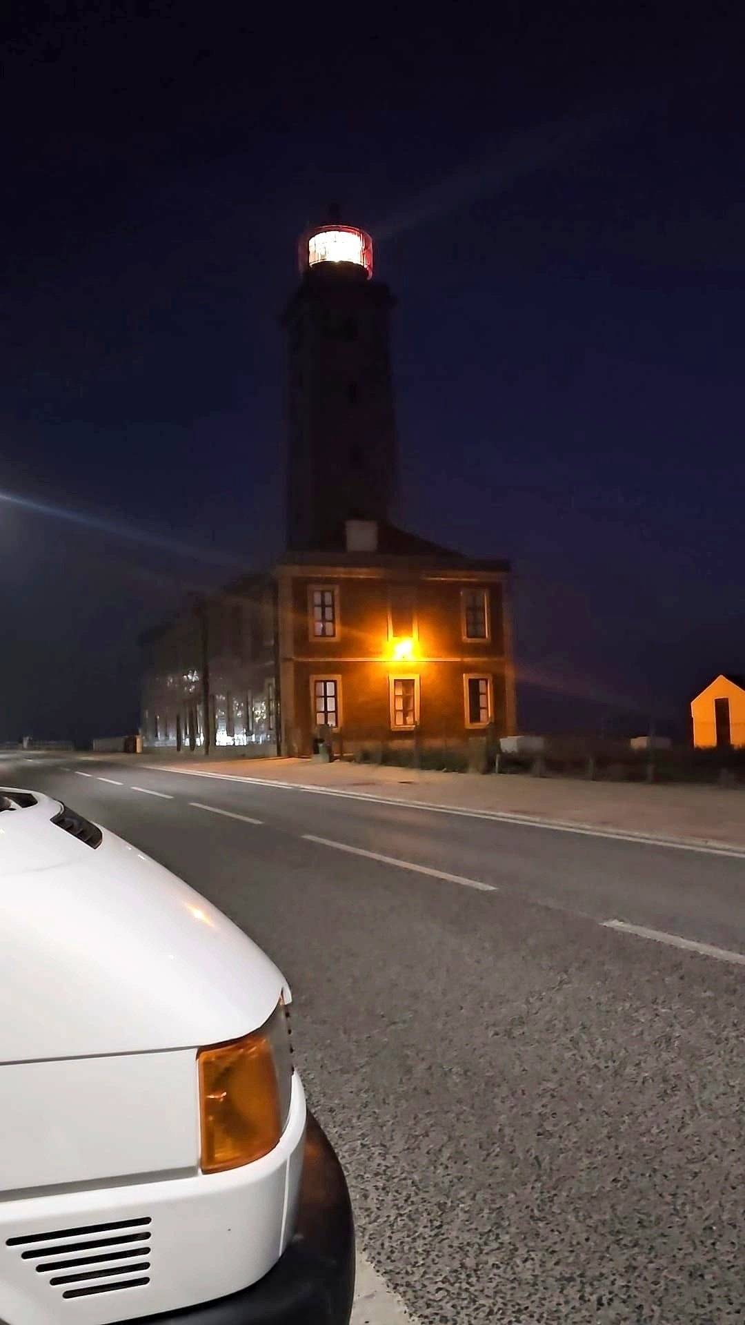 Custo Van Transporter