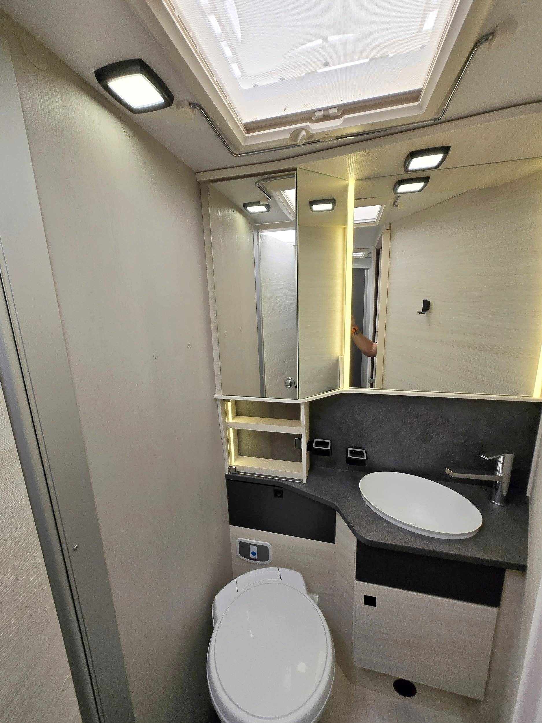 Challenger 328 Graphite Premium