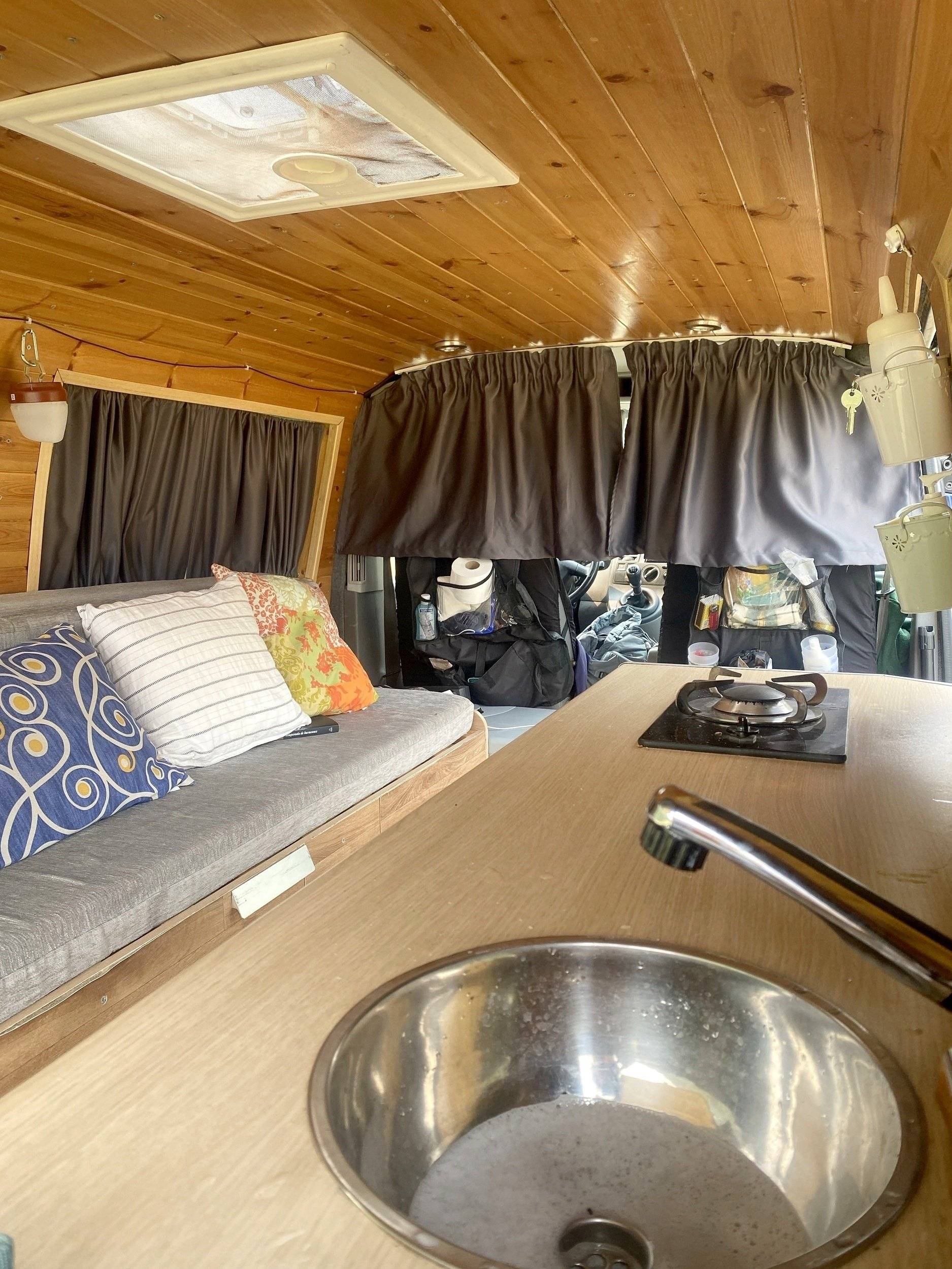 Couchages Volkswagen T5 2,5 l 130 ch - Yescapa