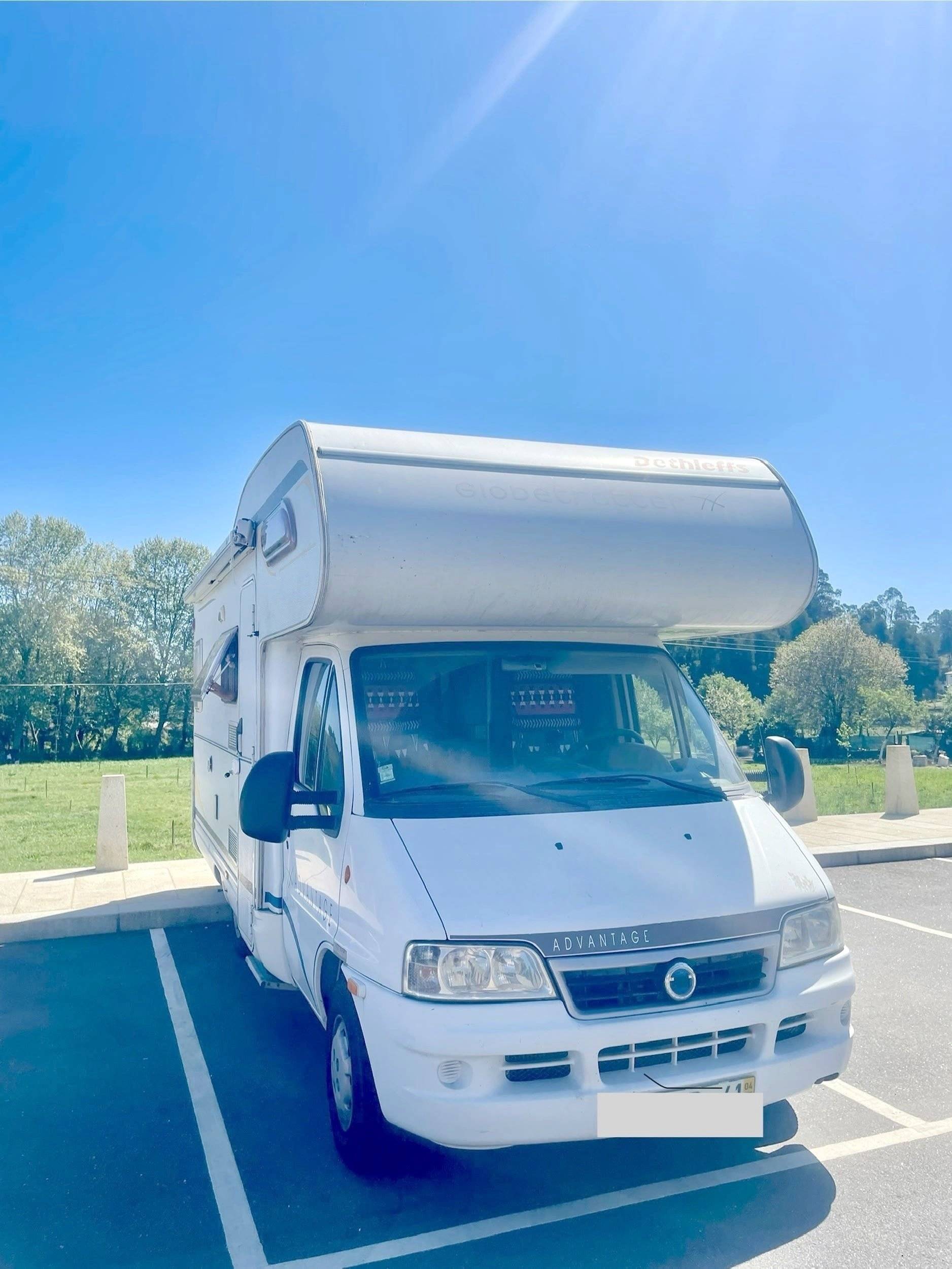 Vue avant de 3/4 Fiat Ducato 2,3 l 115 ch - Yescapa