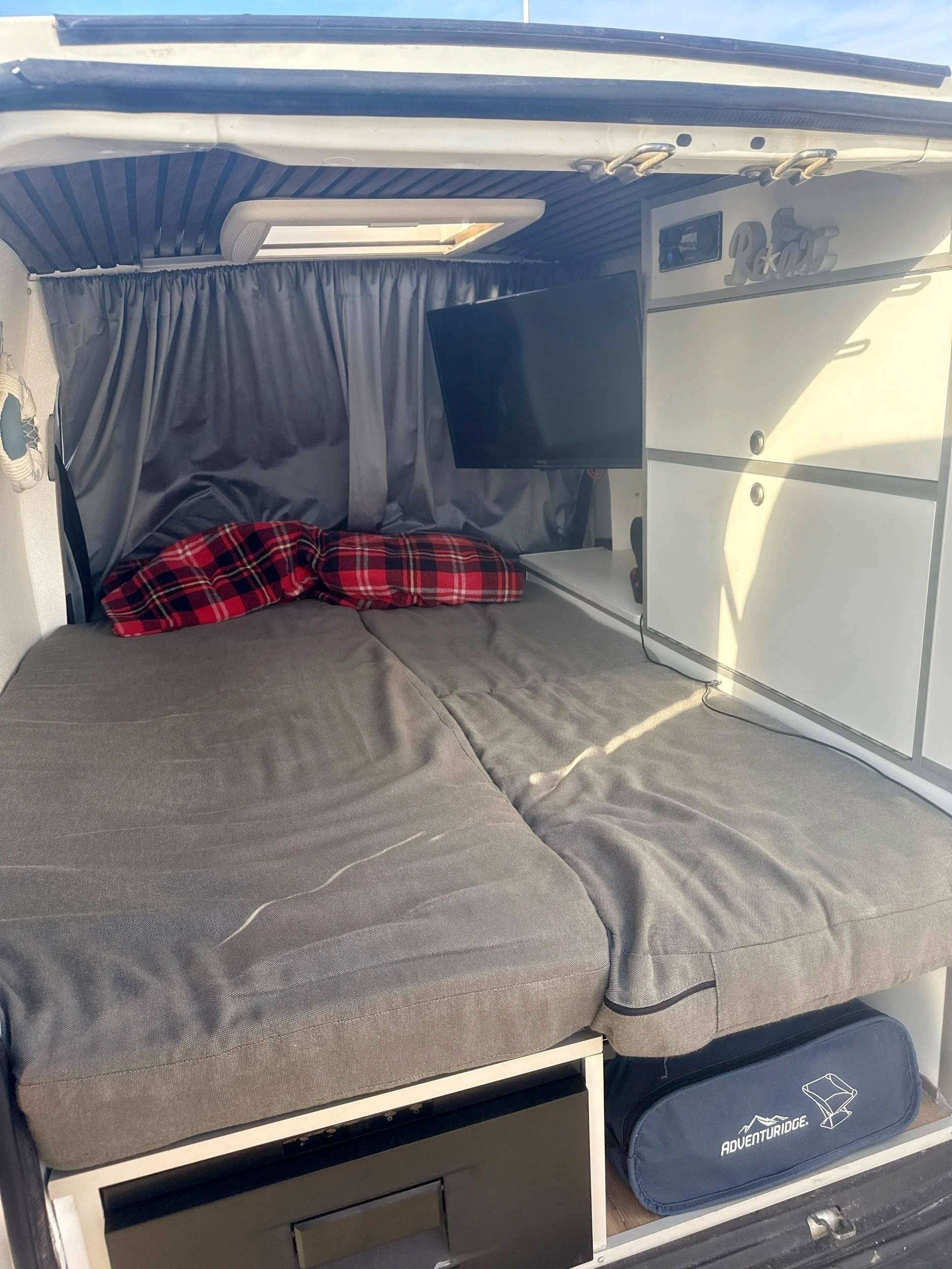 Berth Peugeot - Yescapa