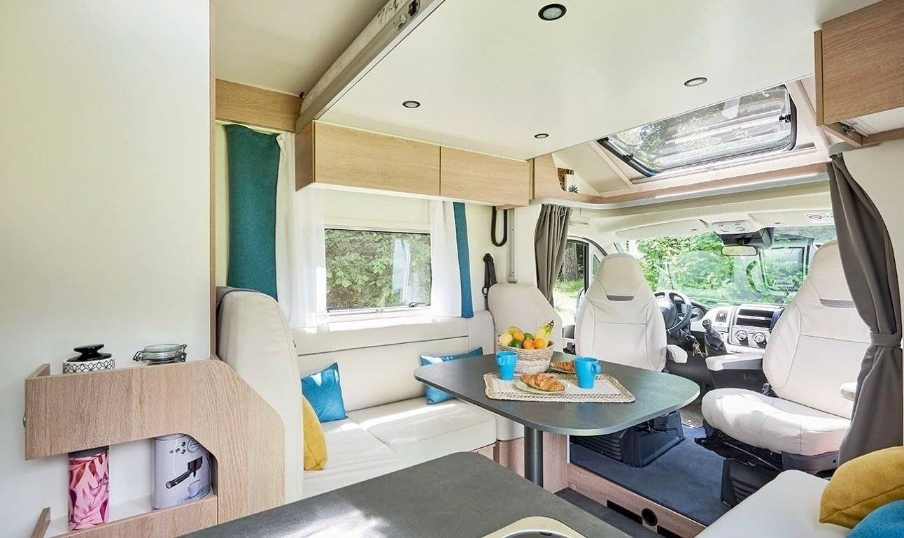 Location Campingcar profilé Charleroi Joly Camp Urbano 71979 Yescapa