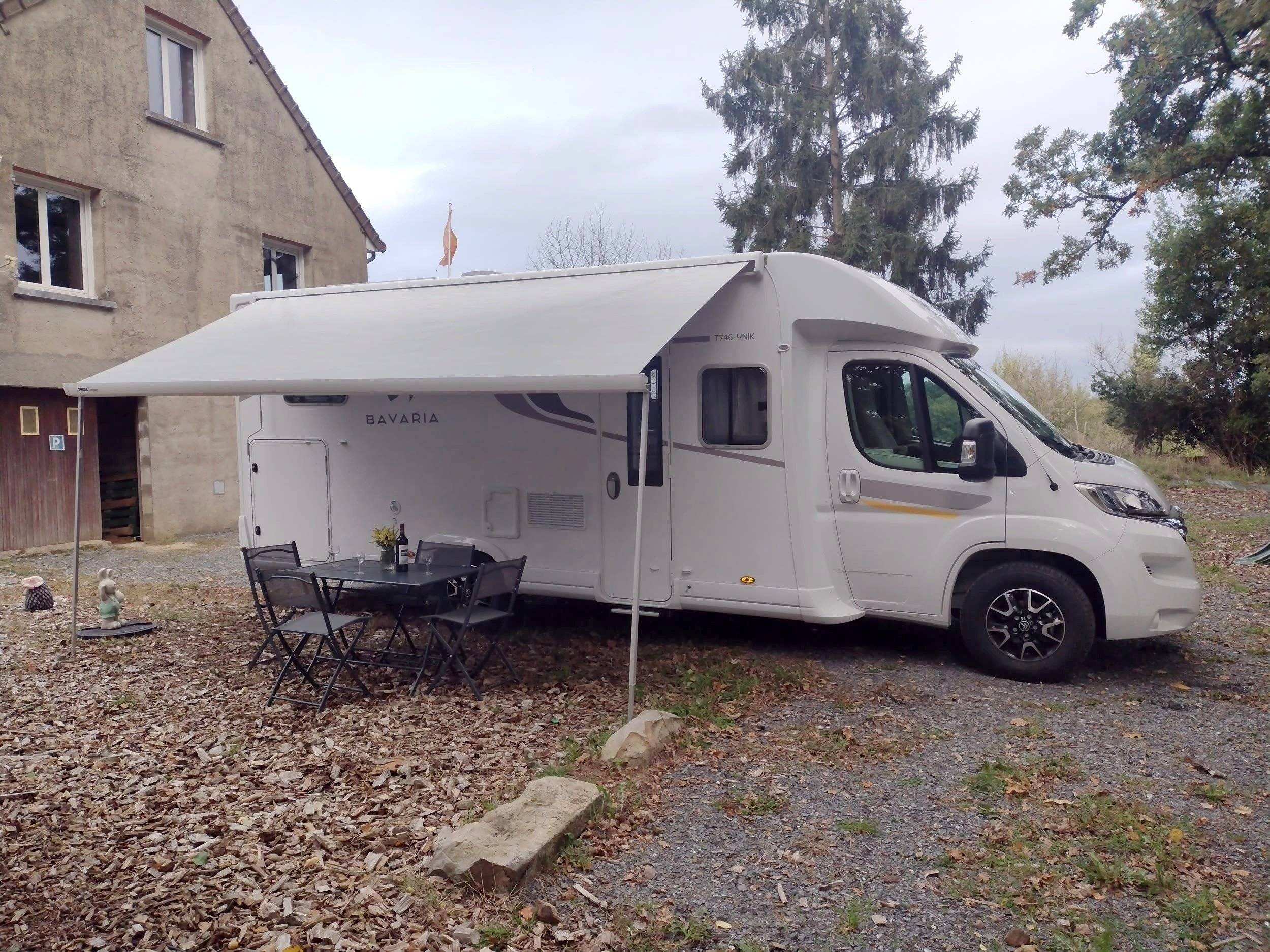 schräge Vorderansicht Citroën Jumper 2,0 l 130 ch - Yescapa