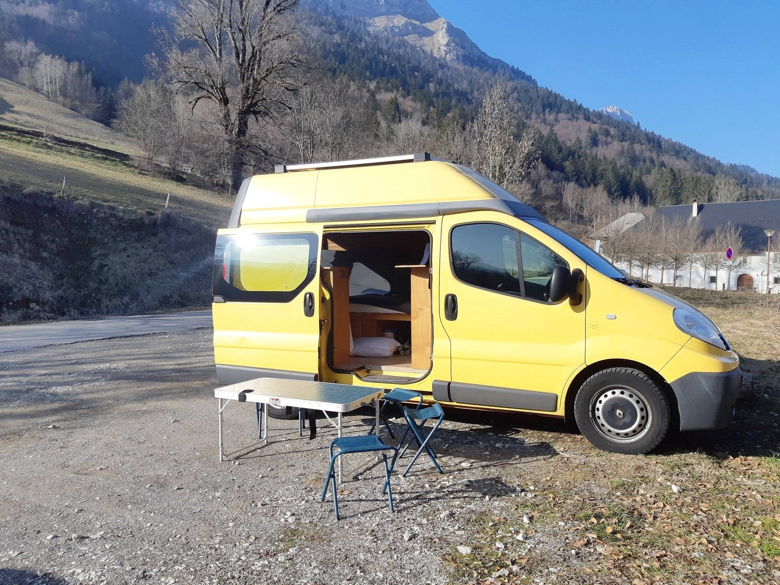 Location Van Avignon 59297 Renault Renault trafic Yescapa