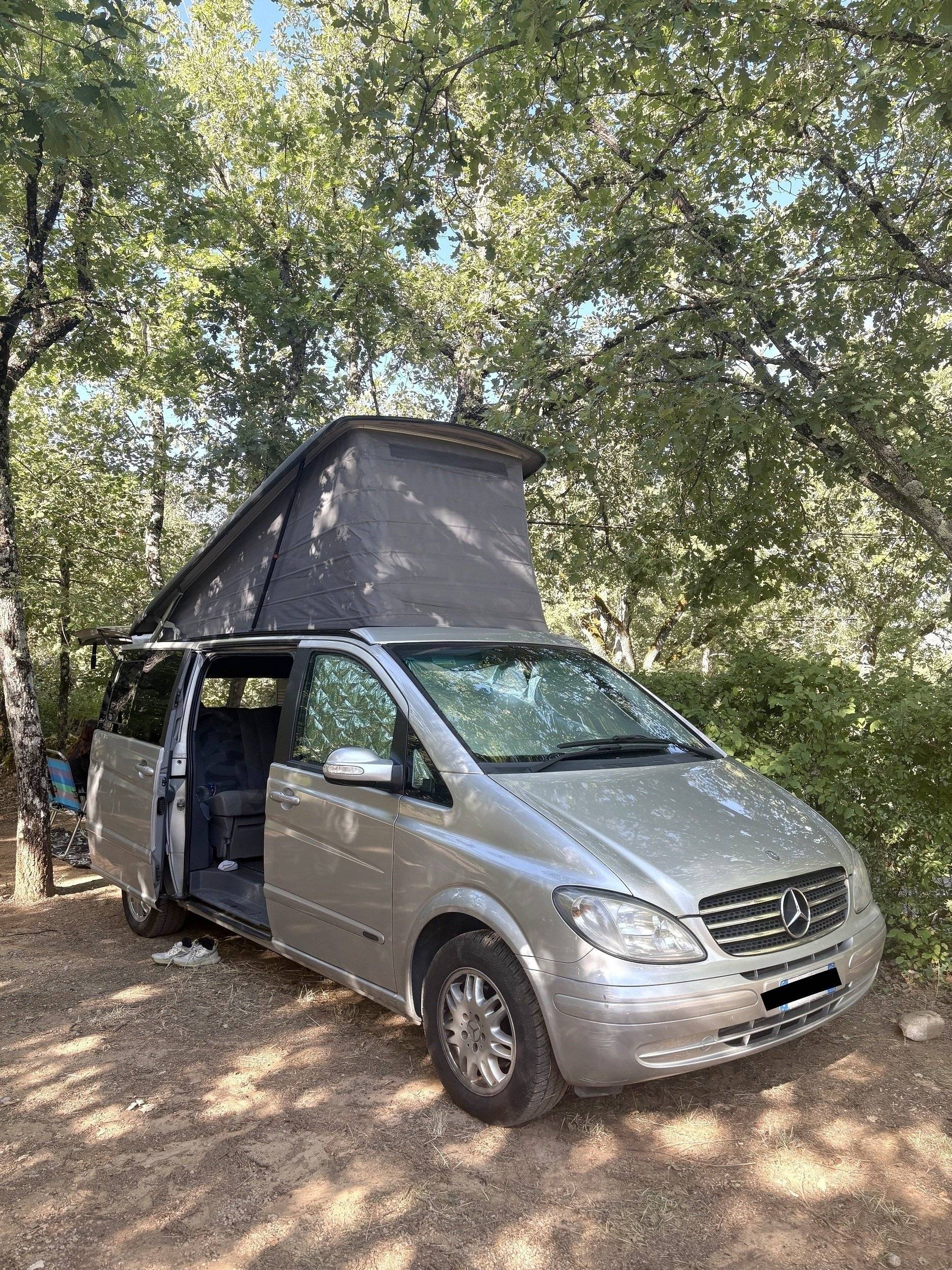 Vista frontale a ¾ Mercedes Viano Marco Polo - Yescapa