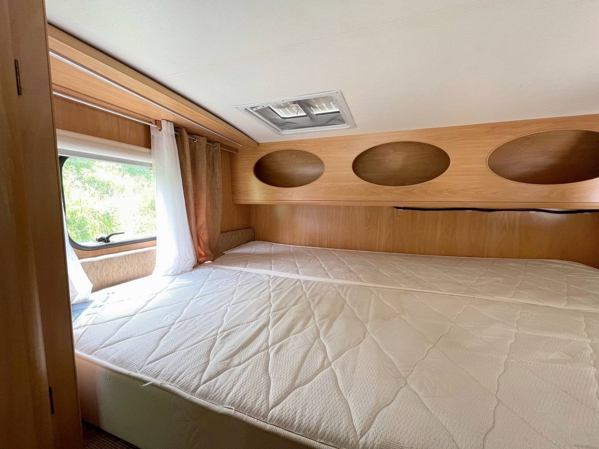 Schlafplätze Fiat genesis - Yescapa