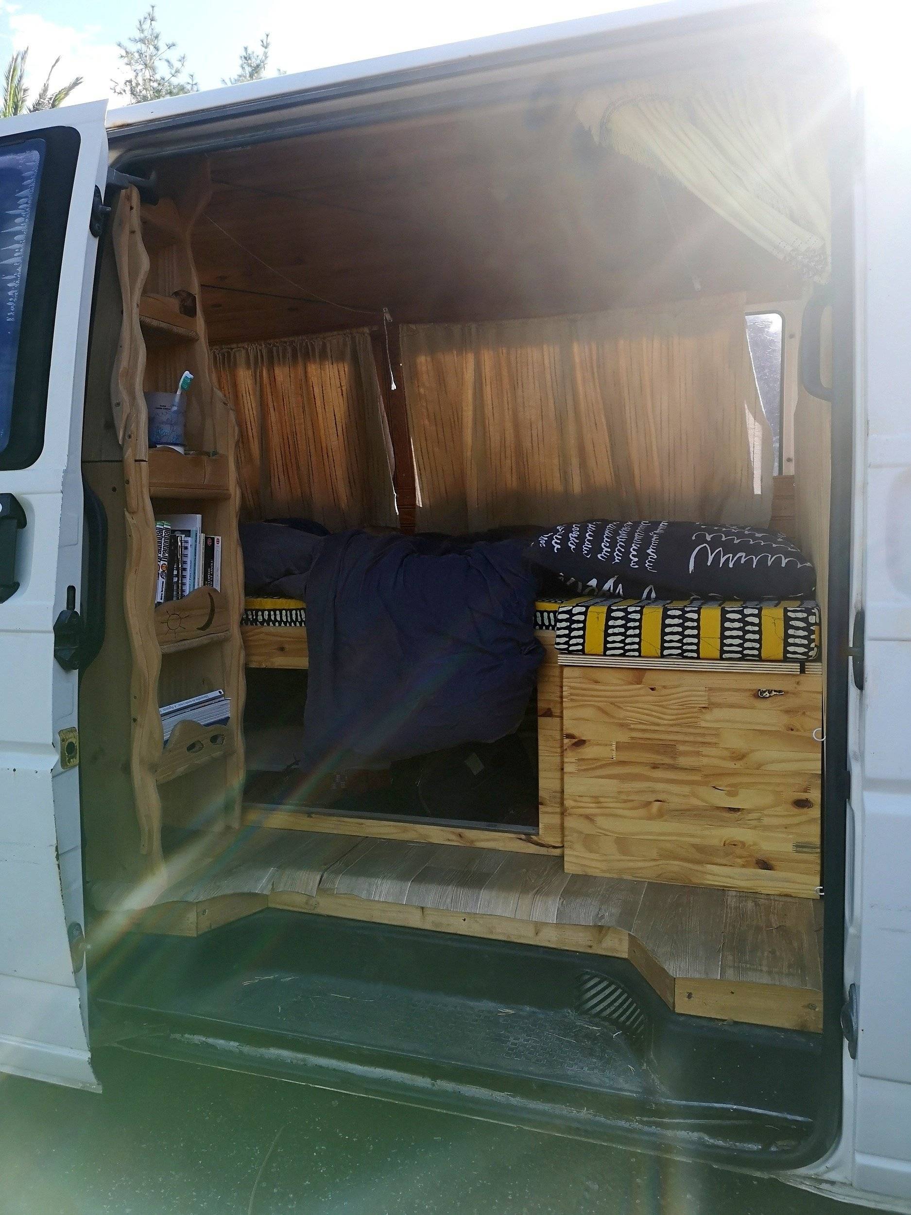 Berth Volkswagen Volkswagen T4 - Yescapa