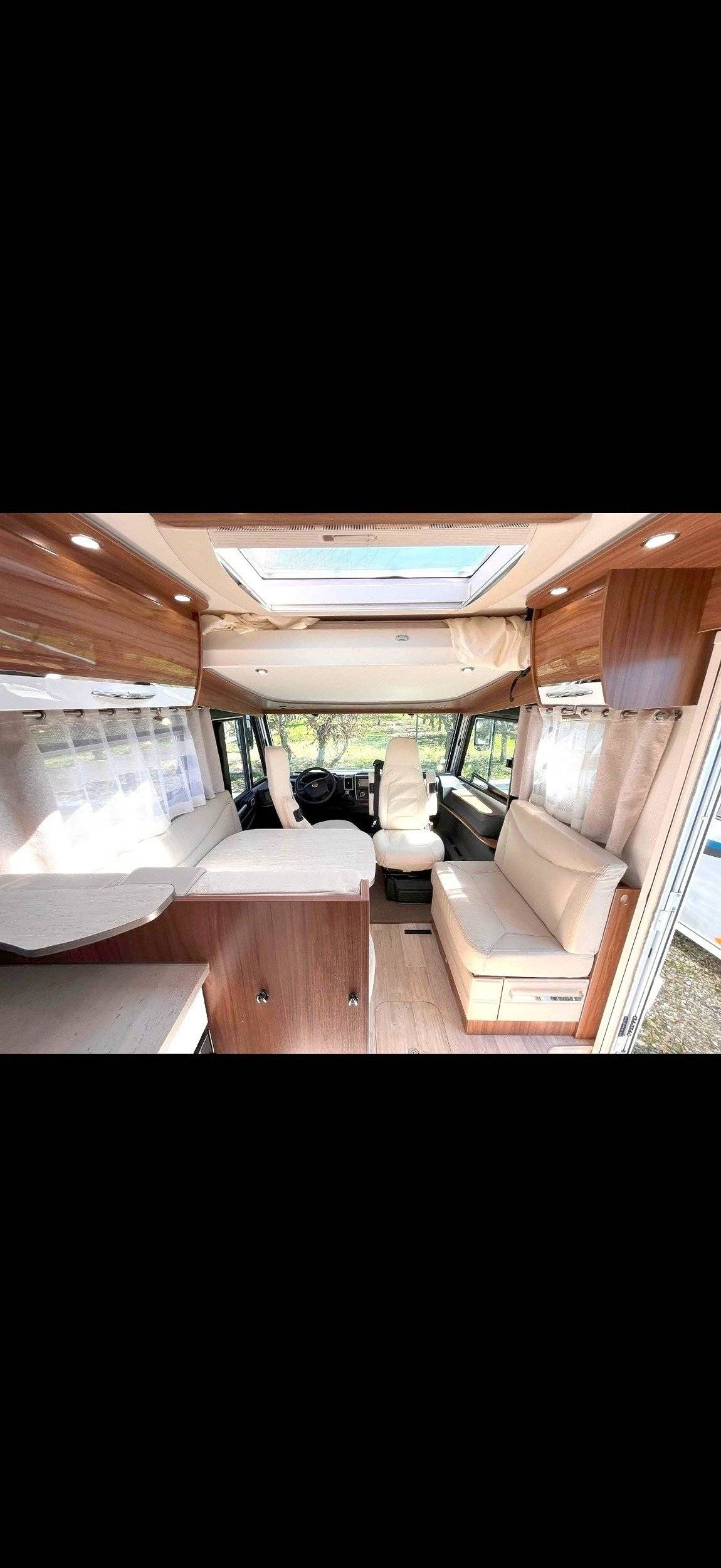 Coin repas Fiat Ducato 2,3 l 150 ch - Yescapa
