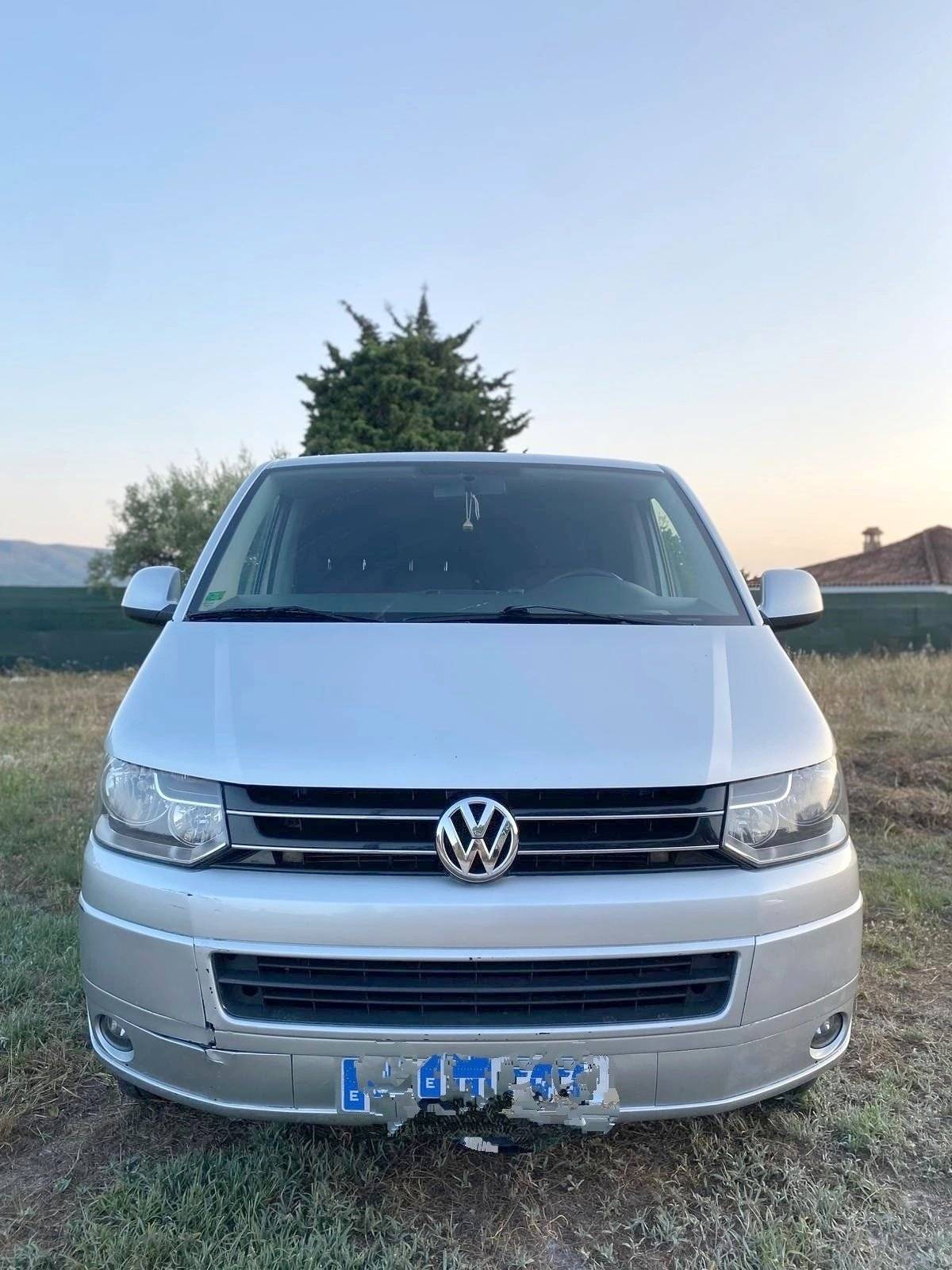 Vista del vehículo ángulo delantero Volkswagen Caravelle - Yescapa