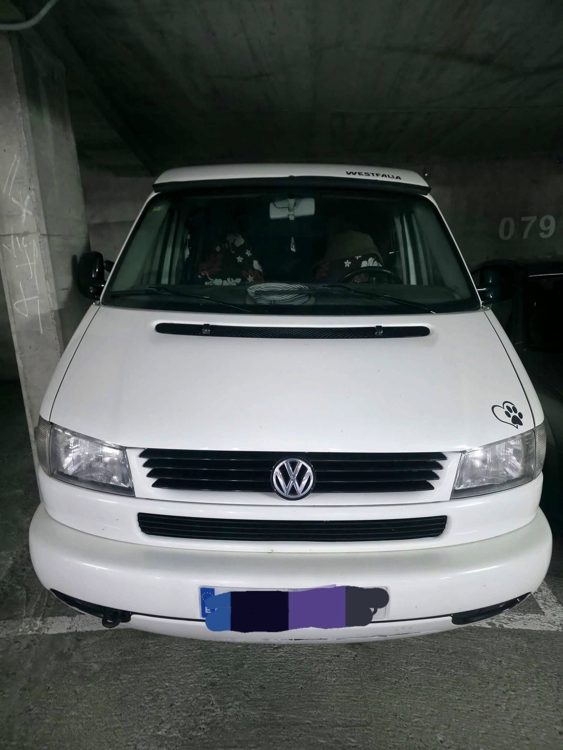 Vista del vehículo ángulo delantero Volkswagen California T4 2.5 TDI 102cv - Yescapa