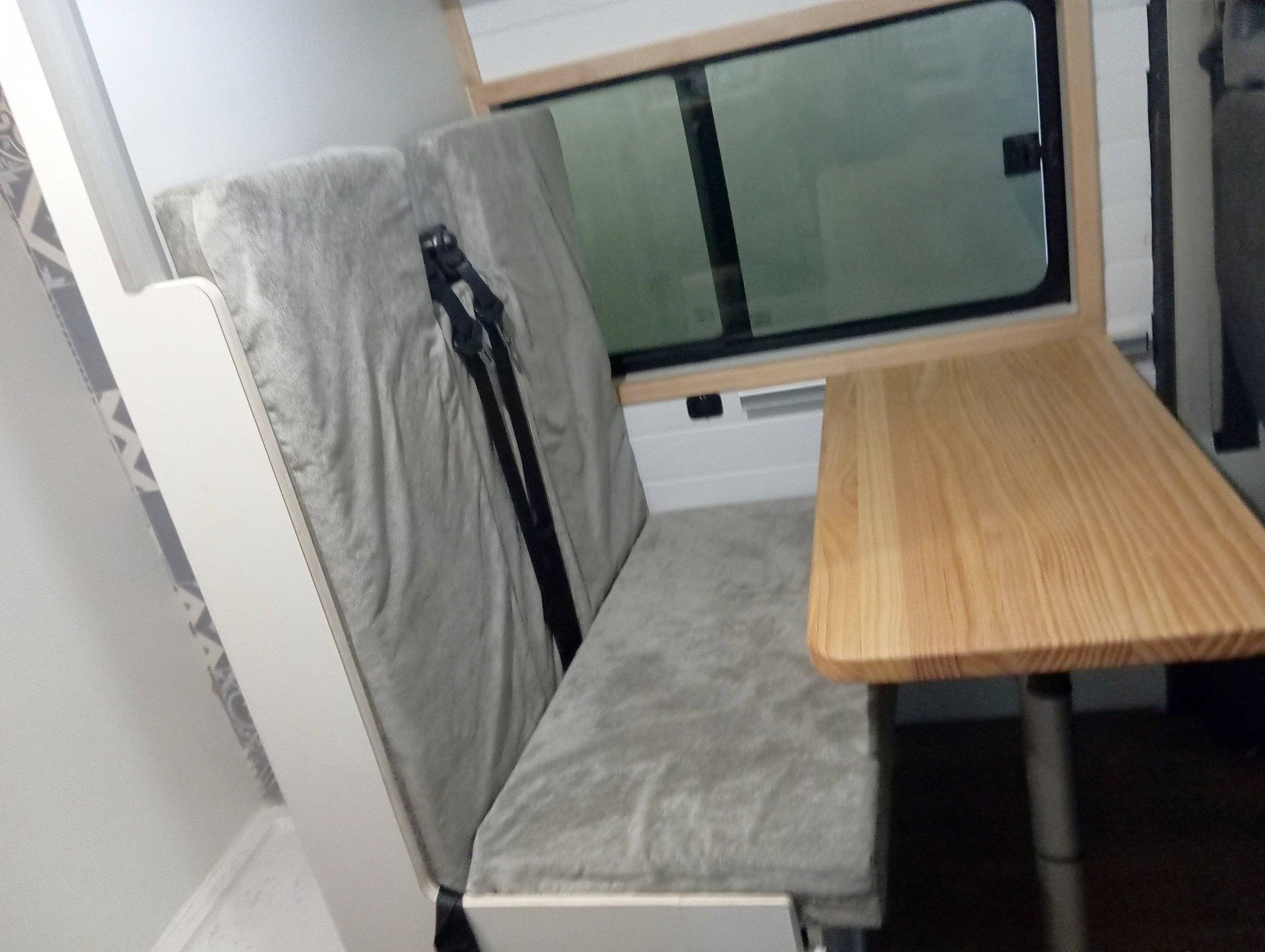 Comedor Peugeot Boxer 2,0 l 130 ch - Yescapa