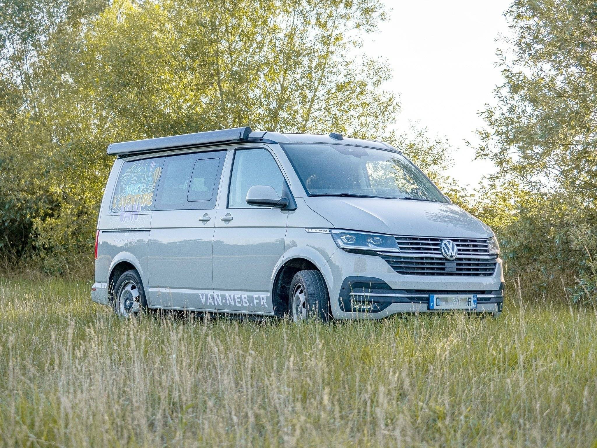 Front view from 3/4 Volkswagen California Ocean T6.1 - Yescapa