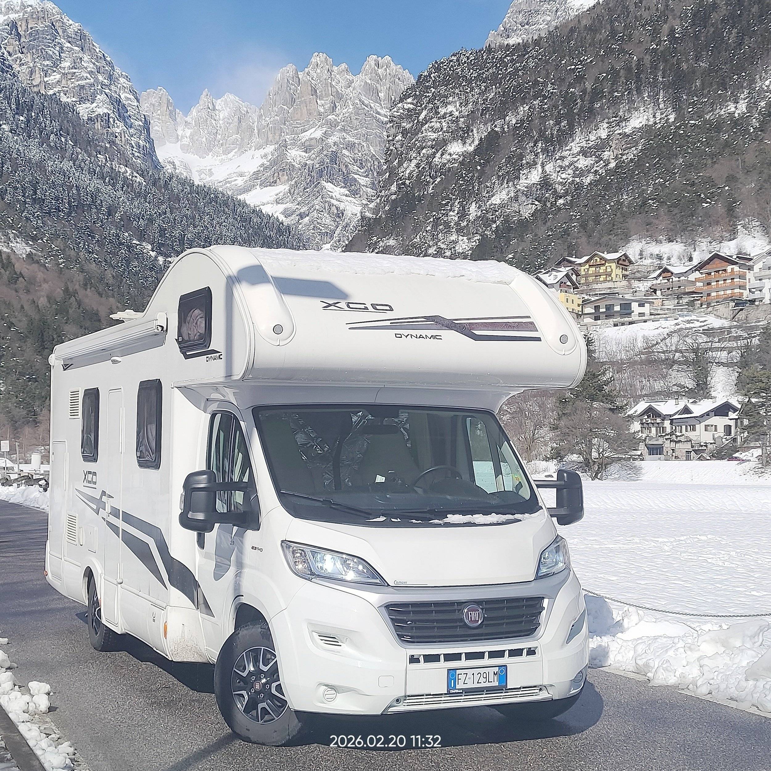 Front view from 3/4 Fiat DUCATO 2.3 140CV - Yescapa