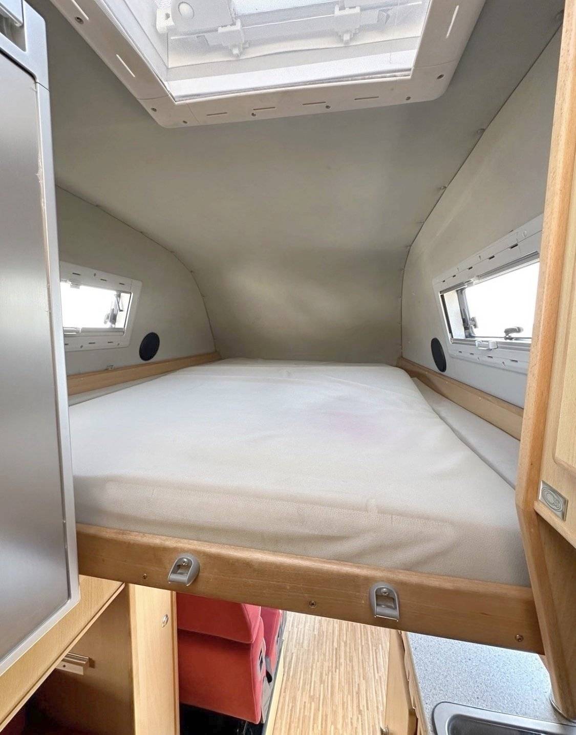 Slaapplaatsen Mercedes Sprinter 3,0 l 190 ch - Yescapa