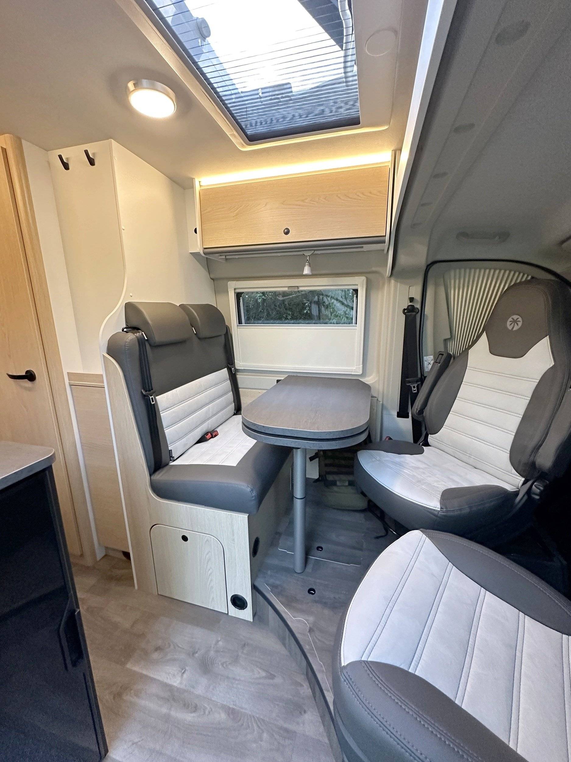 Dinette Fiat Ducato 2,2 140cv - Yescapa