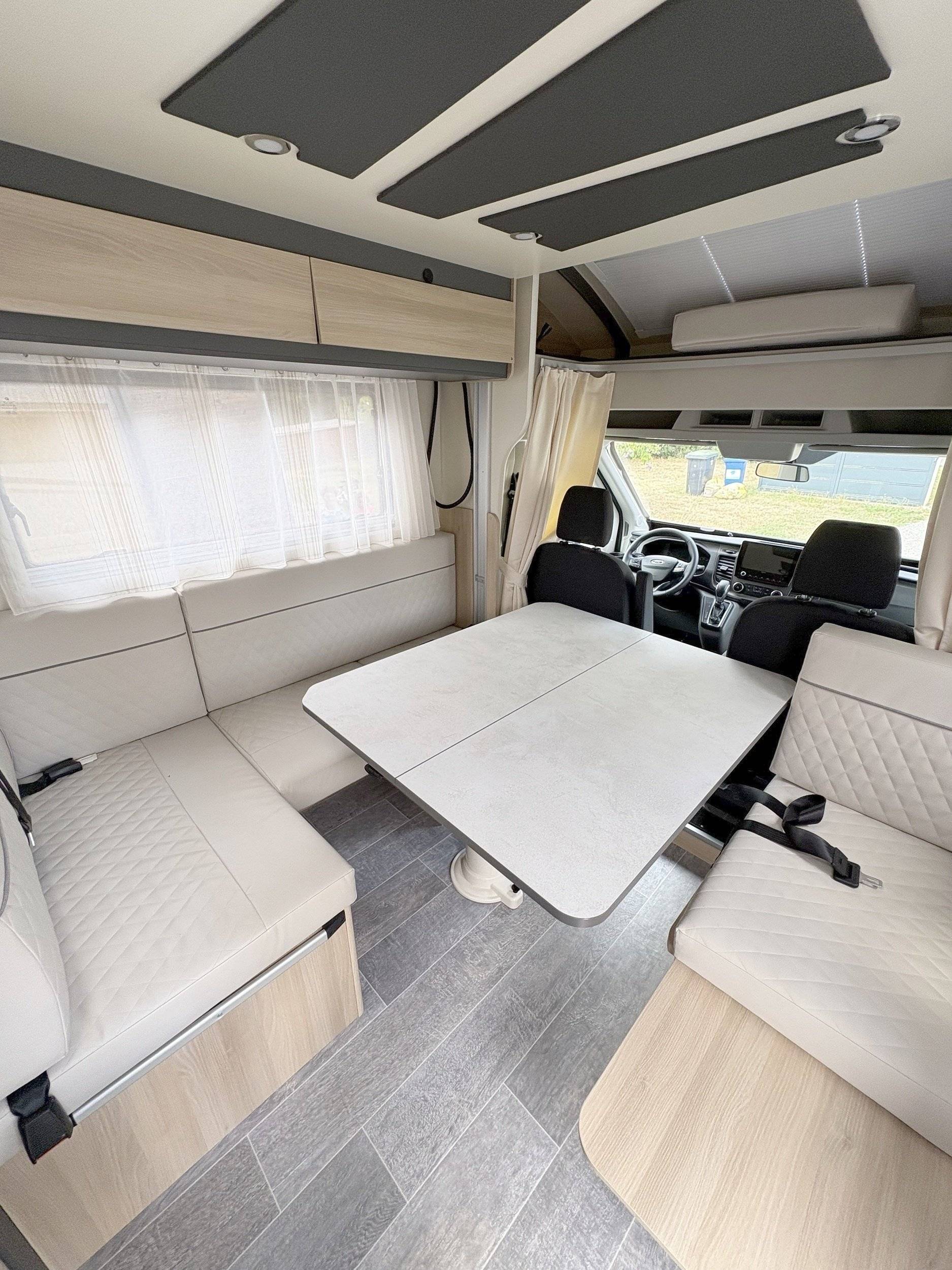 Coin repas Ford ford transit - Yescapa