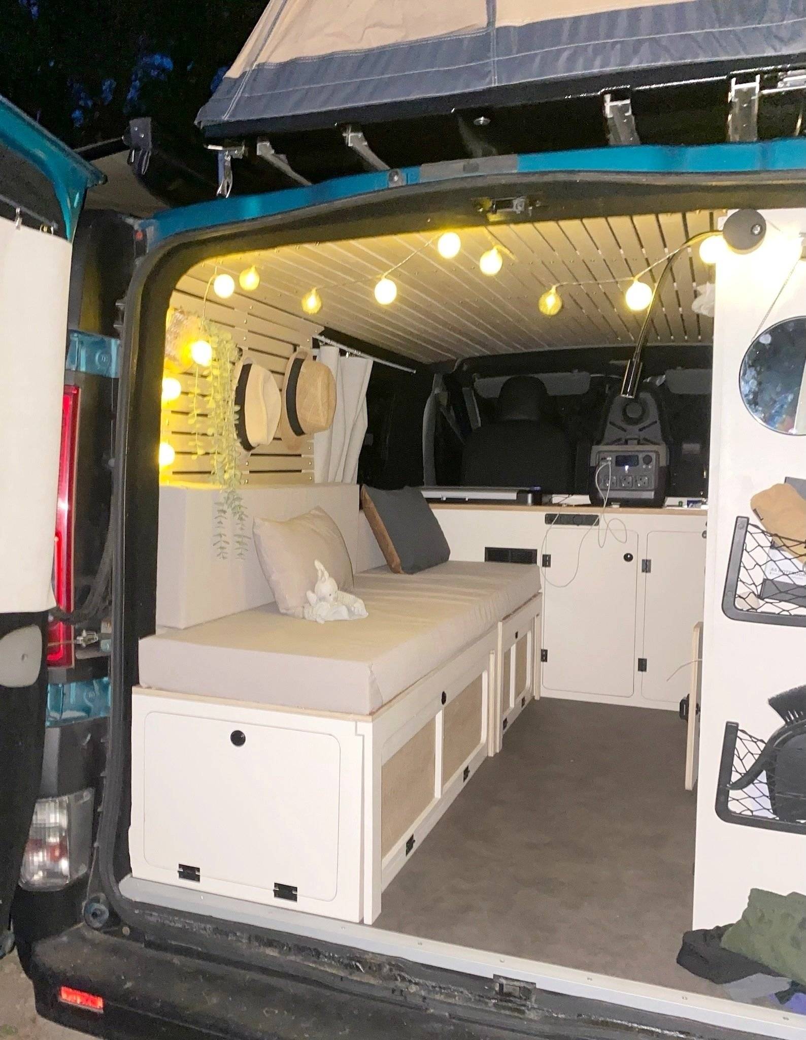 Eethoek Renault Trafic 2,0 l dCi 90ch. - Yescapa