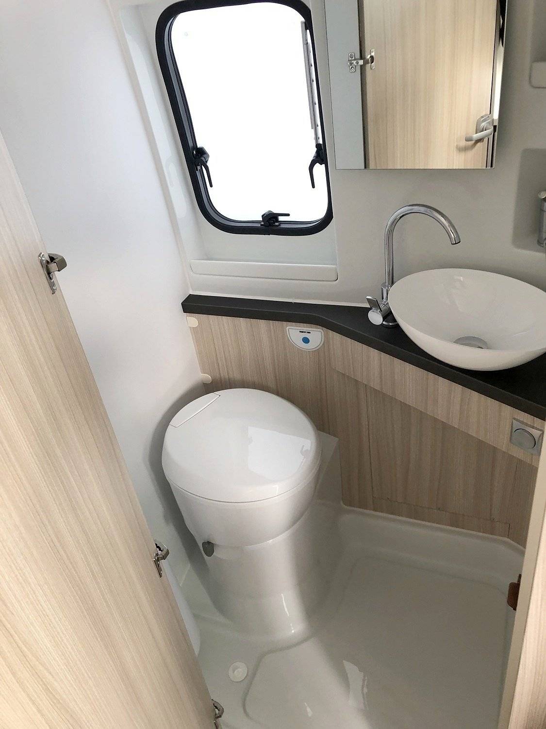 Adria Adria Twin PLUS 600 SPB Family