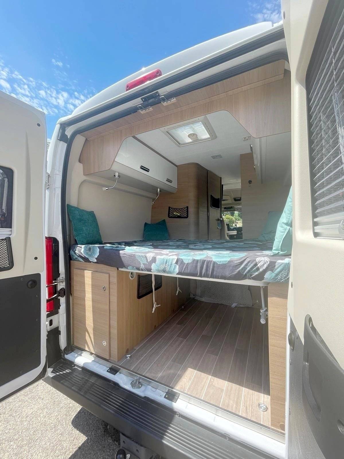 Mclouis Van 3 Menfys