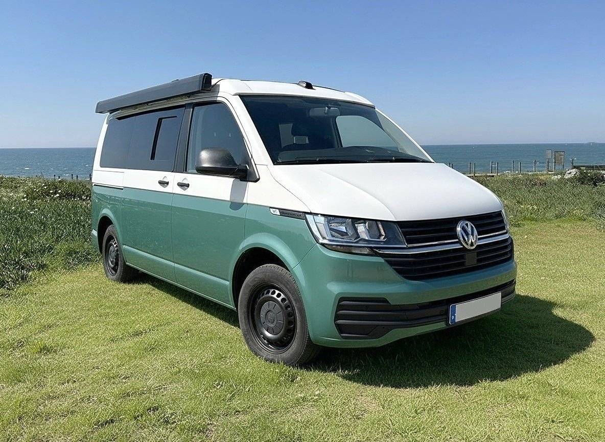 Front view from 3/4 Volkswagen - Yescapa