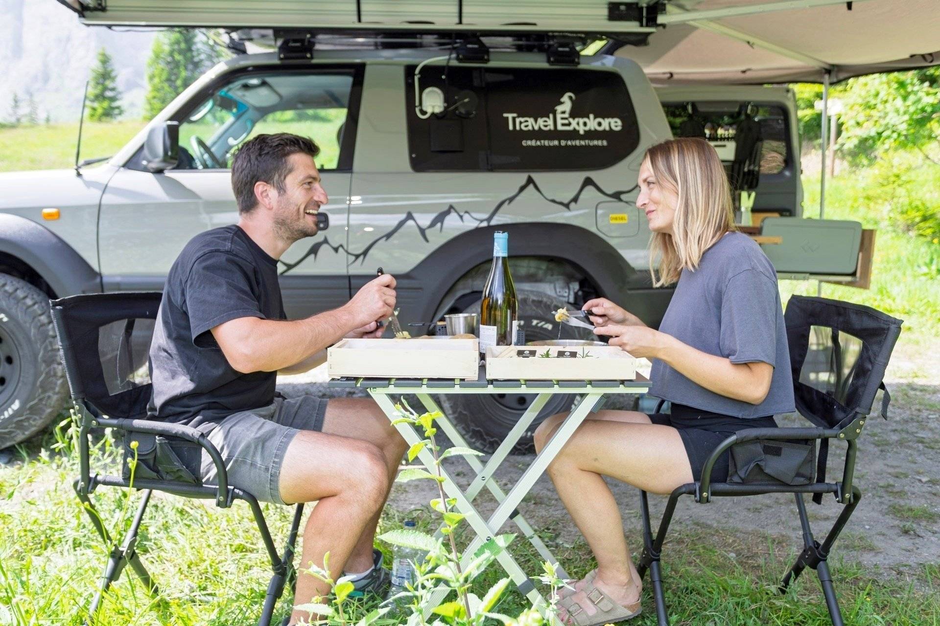 Dinette Toyota Land Cruiser - Yescapa