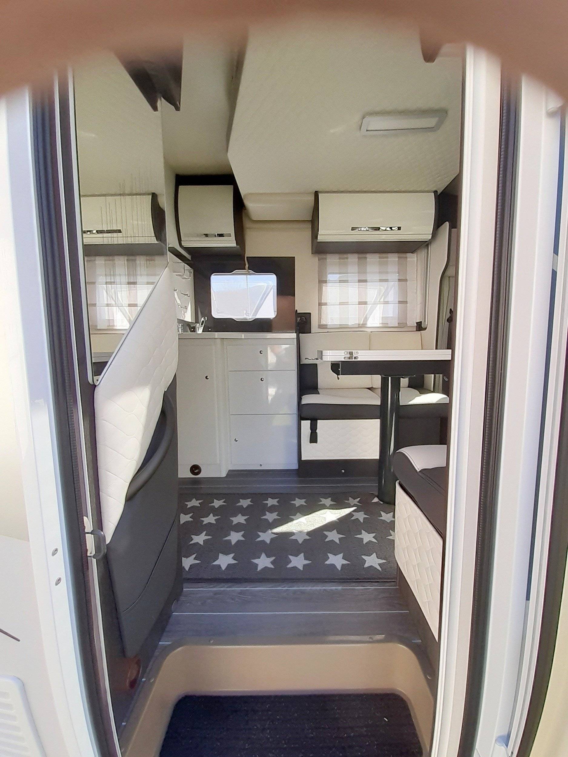 Coin repas Ford ford transit - Yescapa